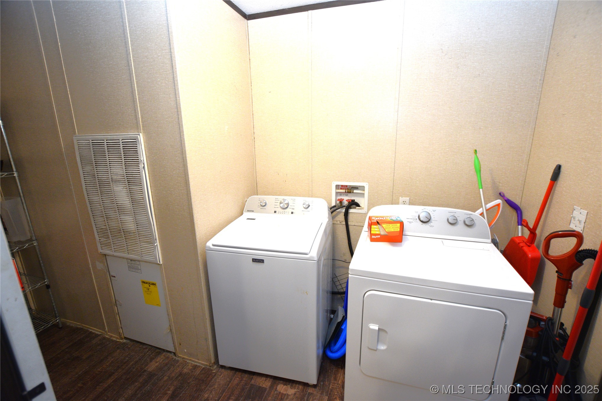 469581 E 815 Road Property Photo 18