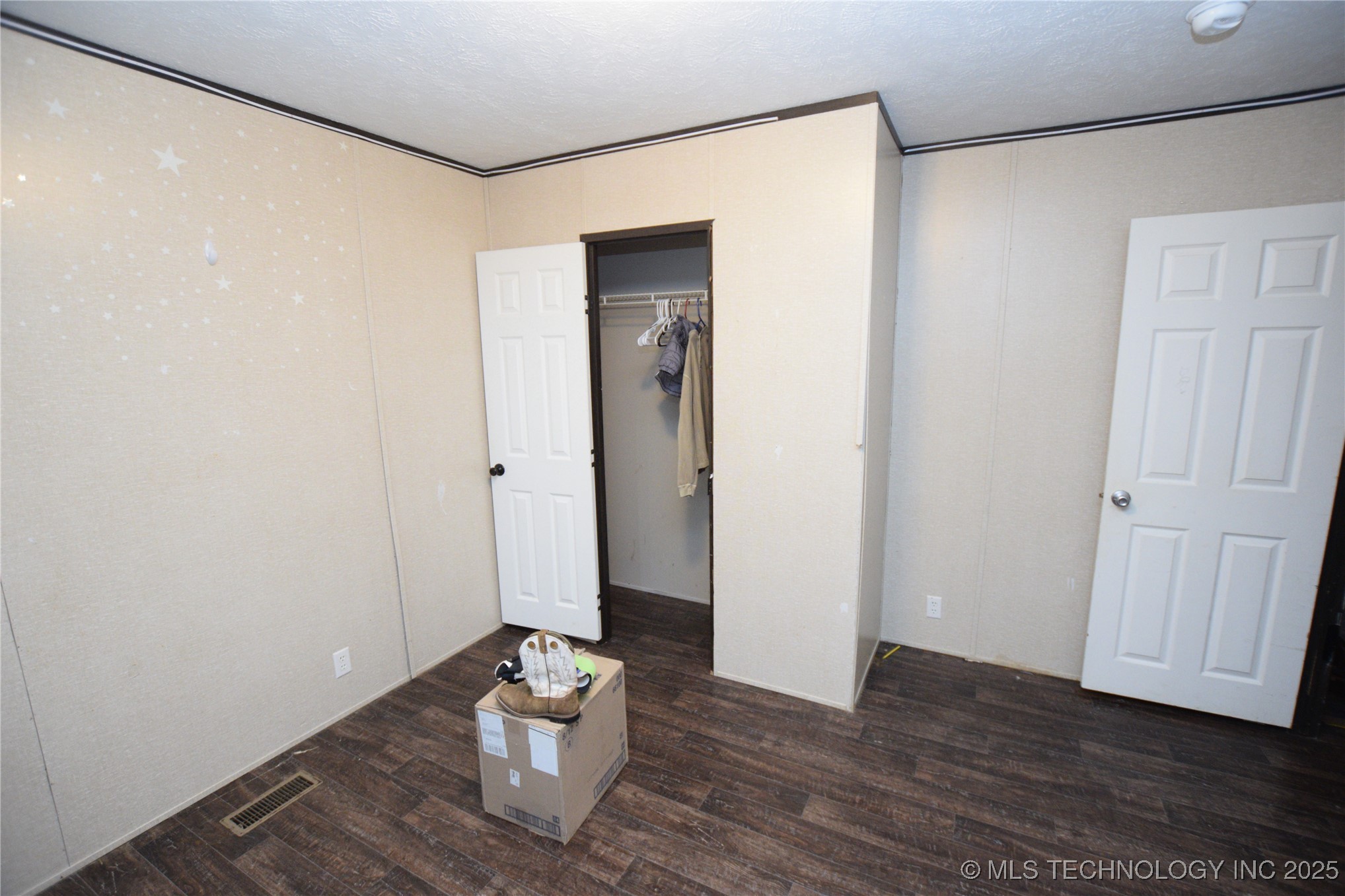 469581 E 815 Road Property Photo 23