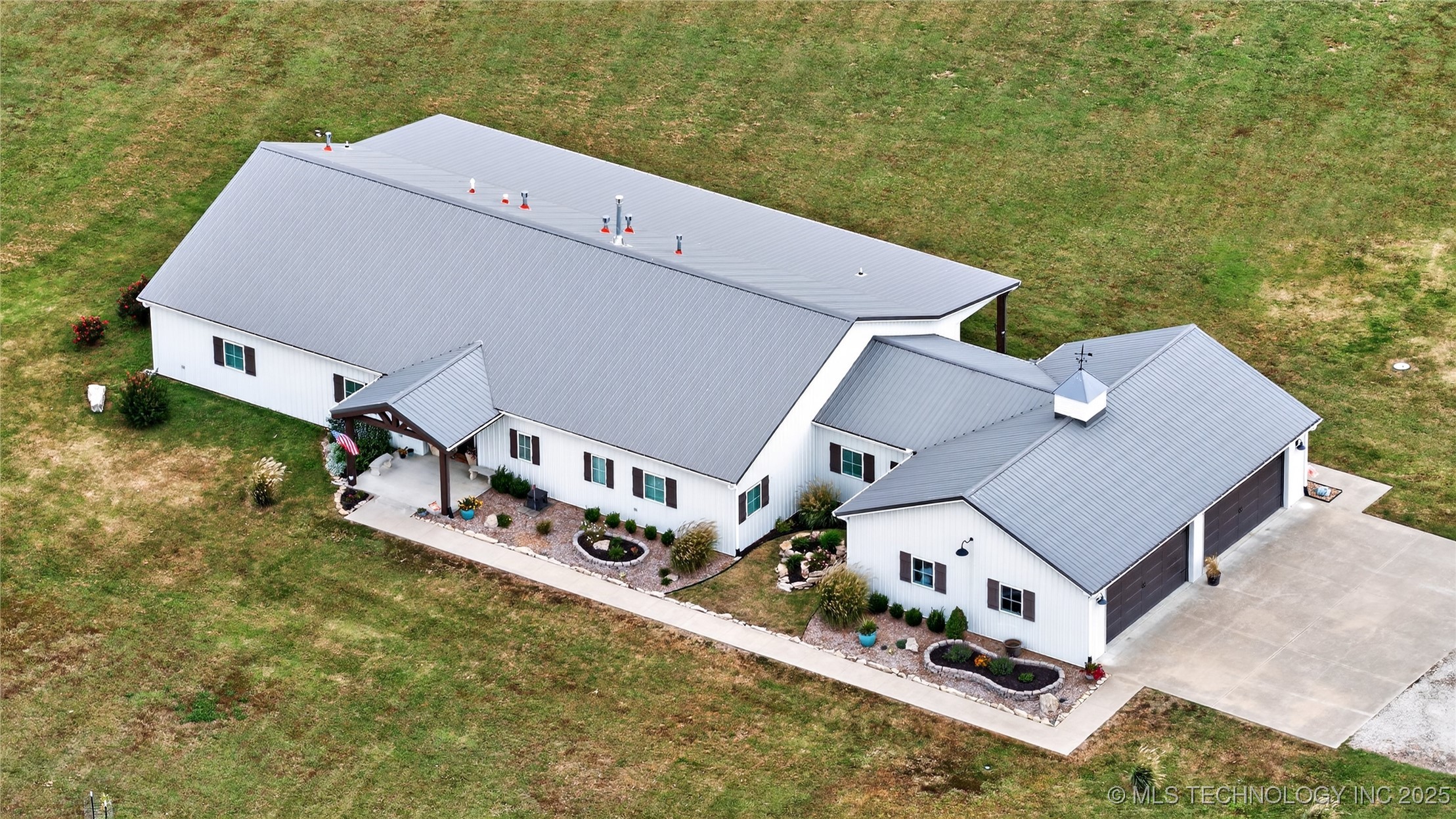 21600 N 4015 Road Property Photo 3