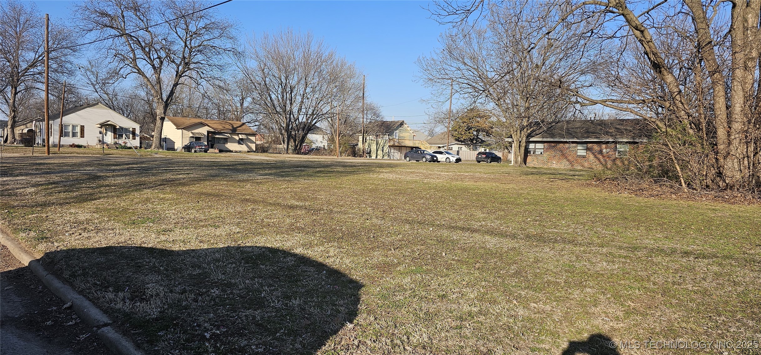 202 E 6th Street Property Photo 1