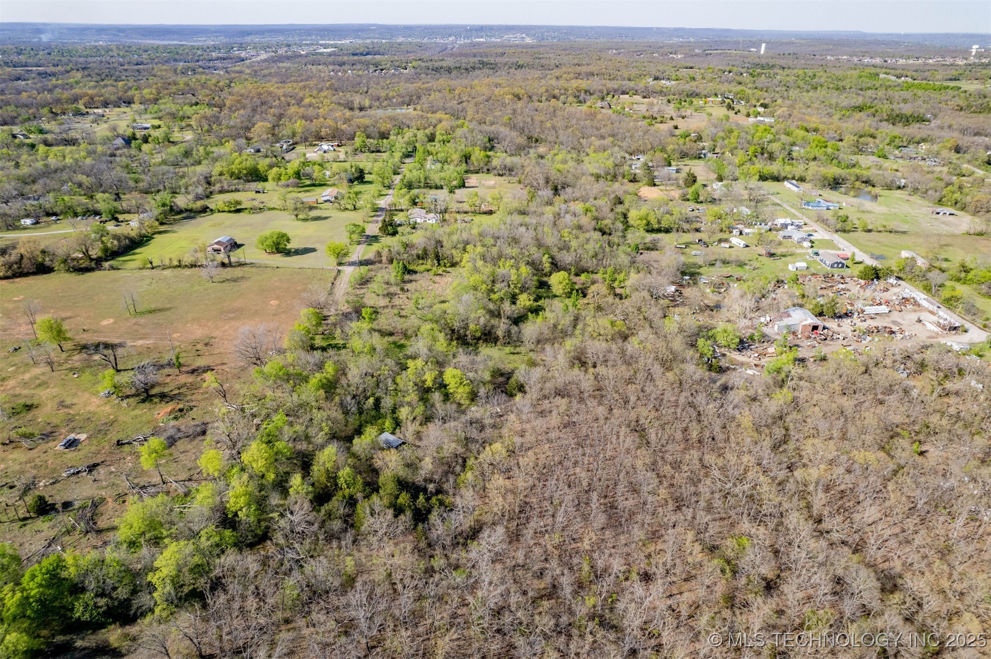 5922 S 102nd Avenue Property Photo 3