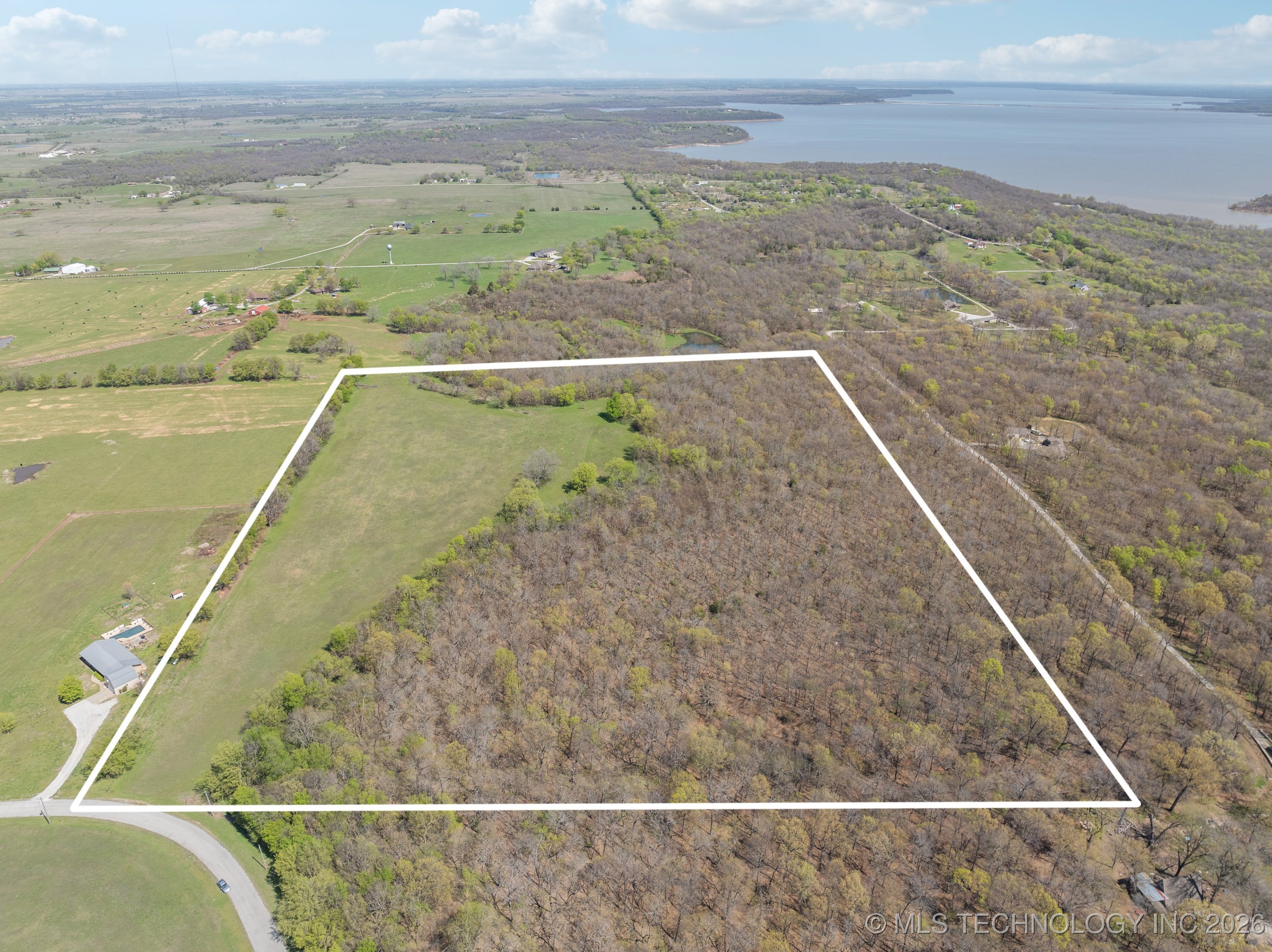 E 360 Road Property Photo 2