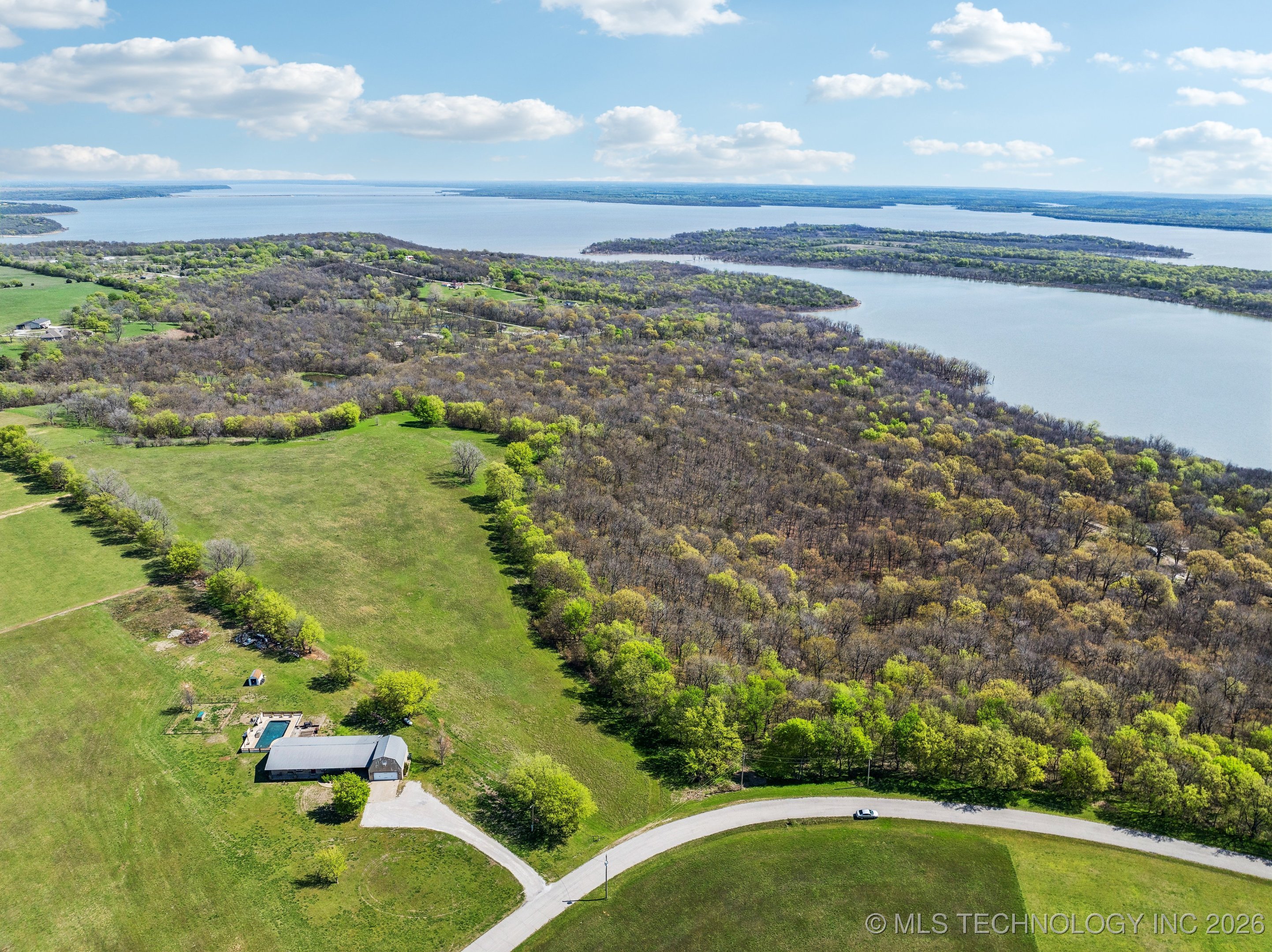 E 360 Road Property Photo 12