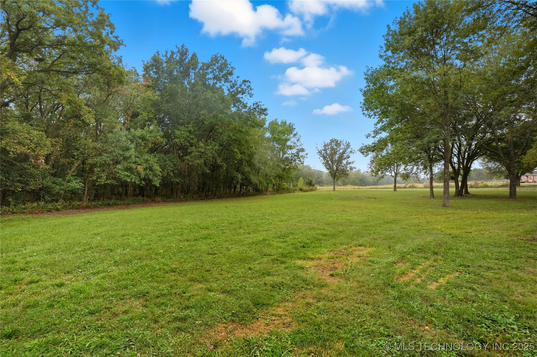 175 S 428 Road Property Photo 3