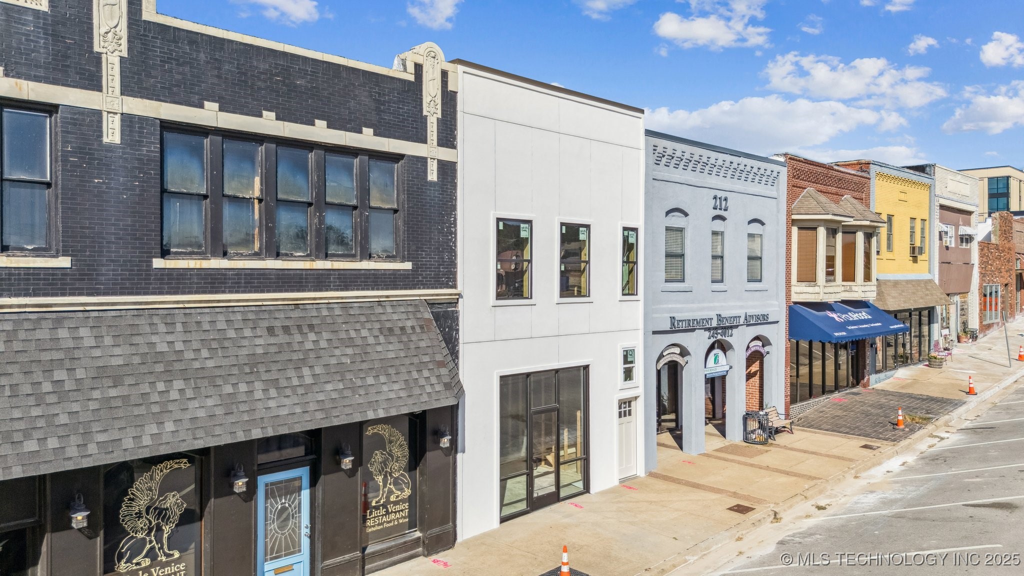 210 N Main Street Property Photo 2