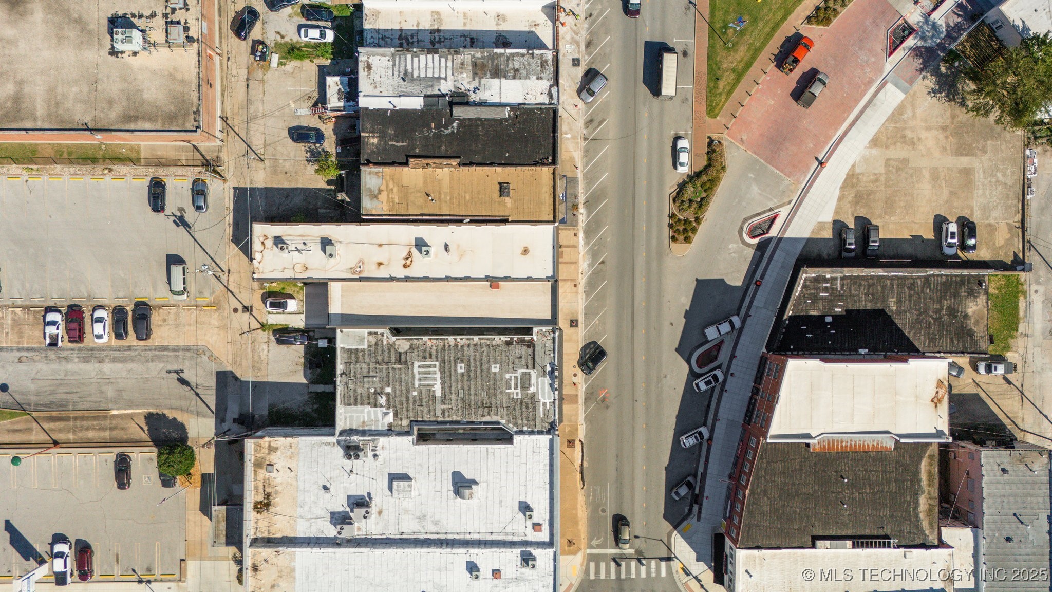 210 N Main Street Property Photo 5