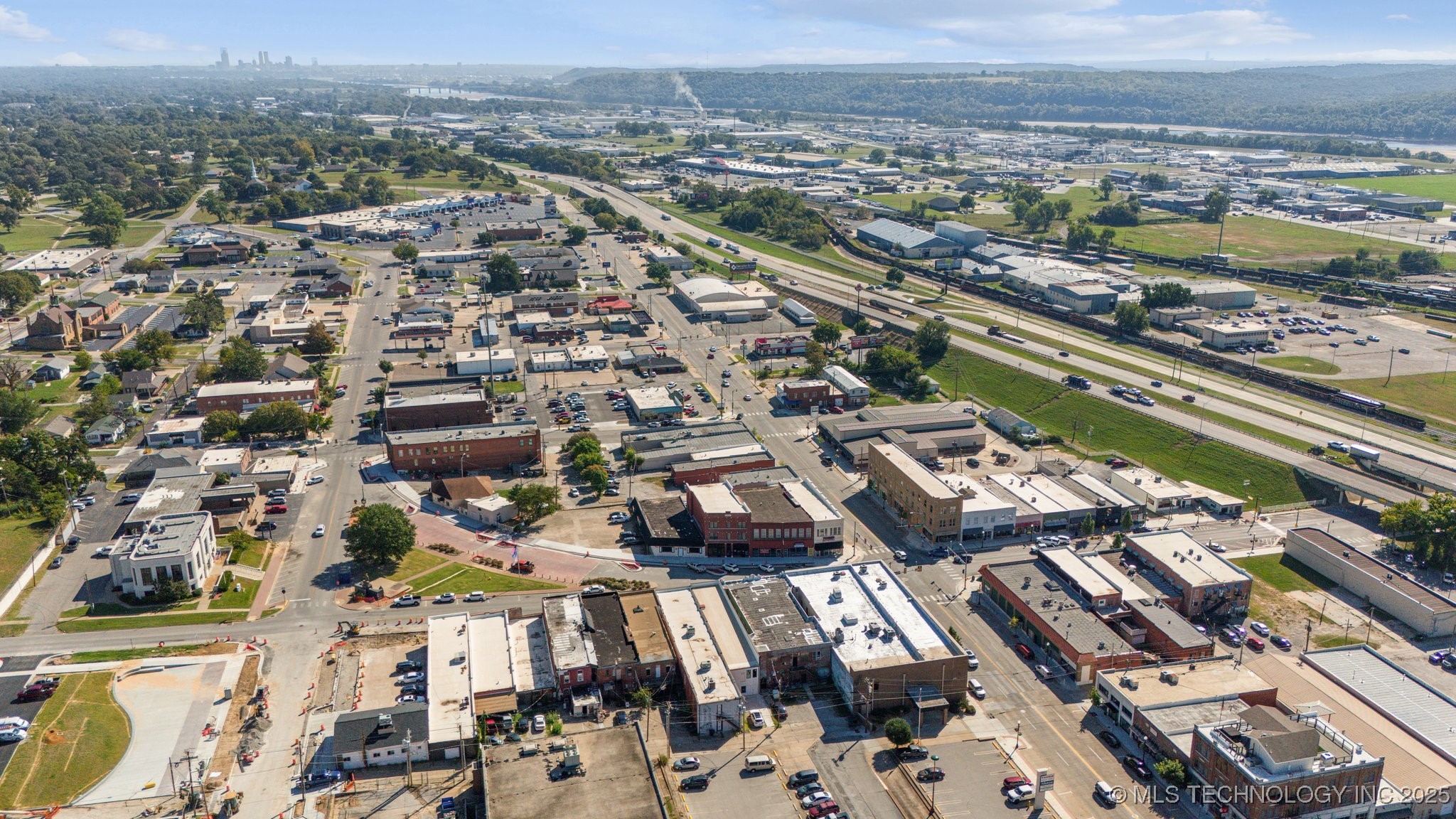 210 N Main Street Property Photo 8