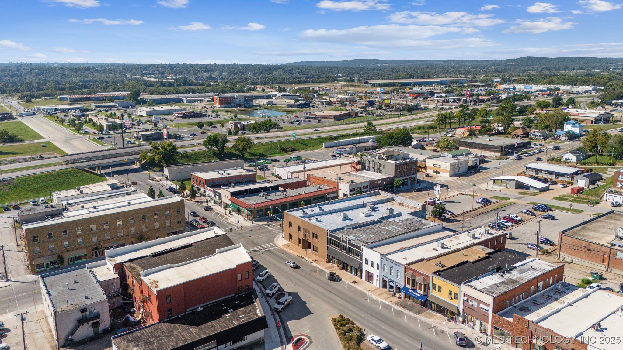 210 N Main Street Property Photo 10