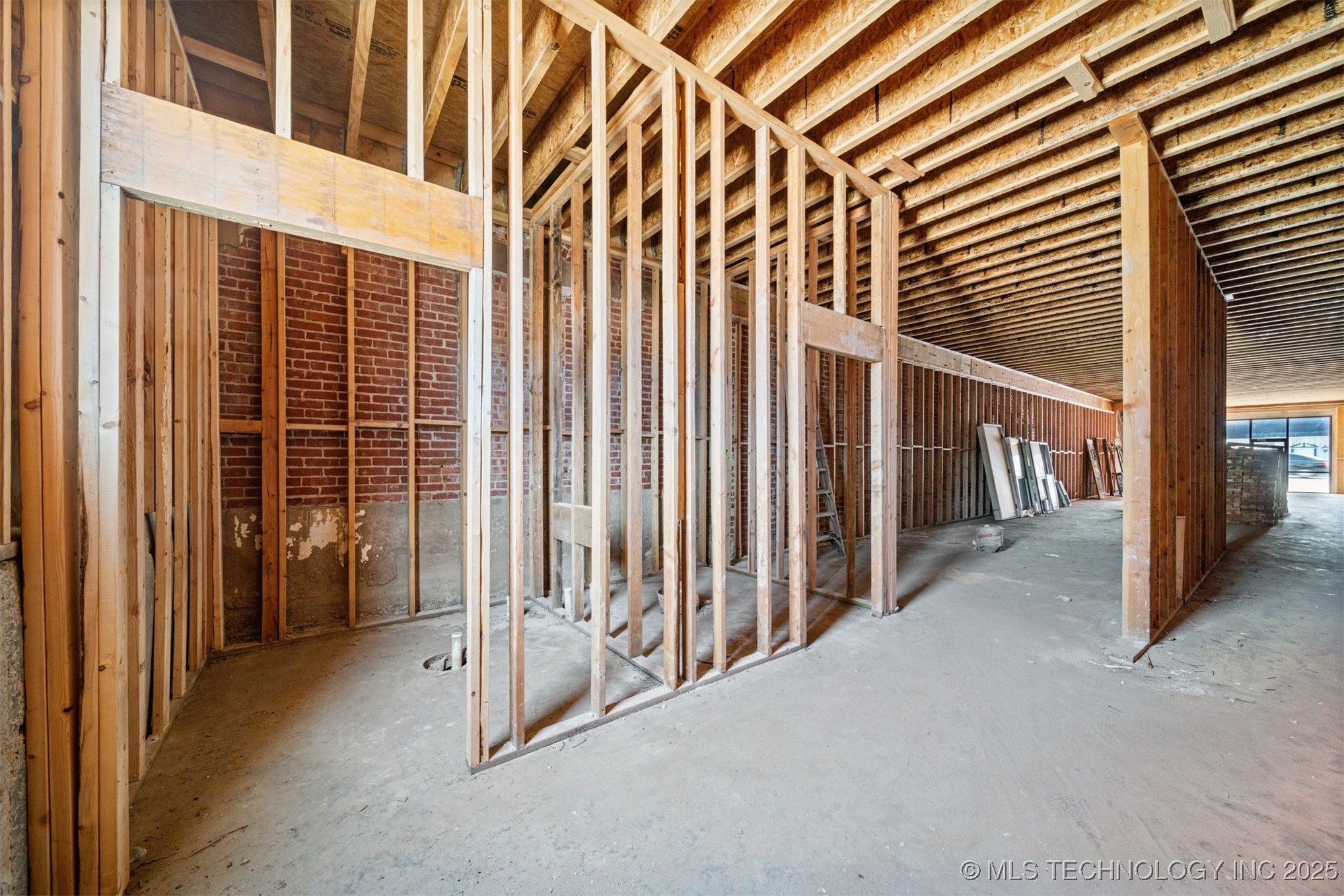 210 N Main Street Property Photo 16