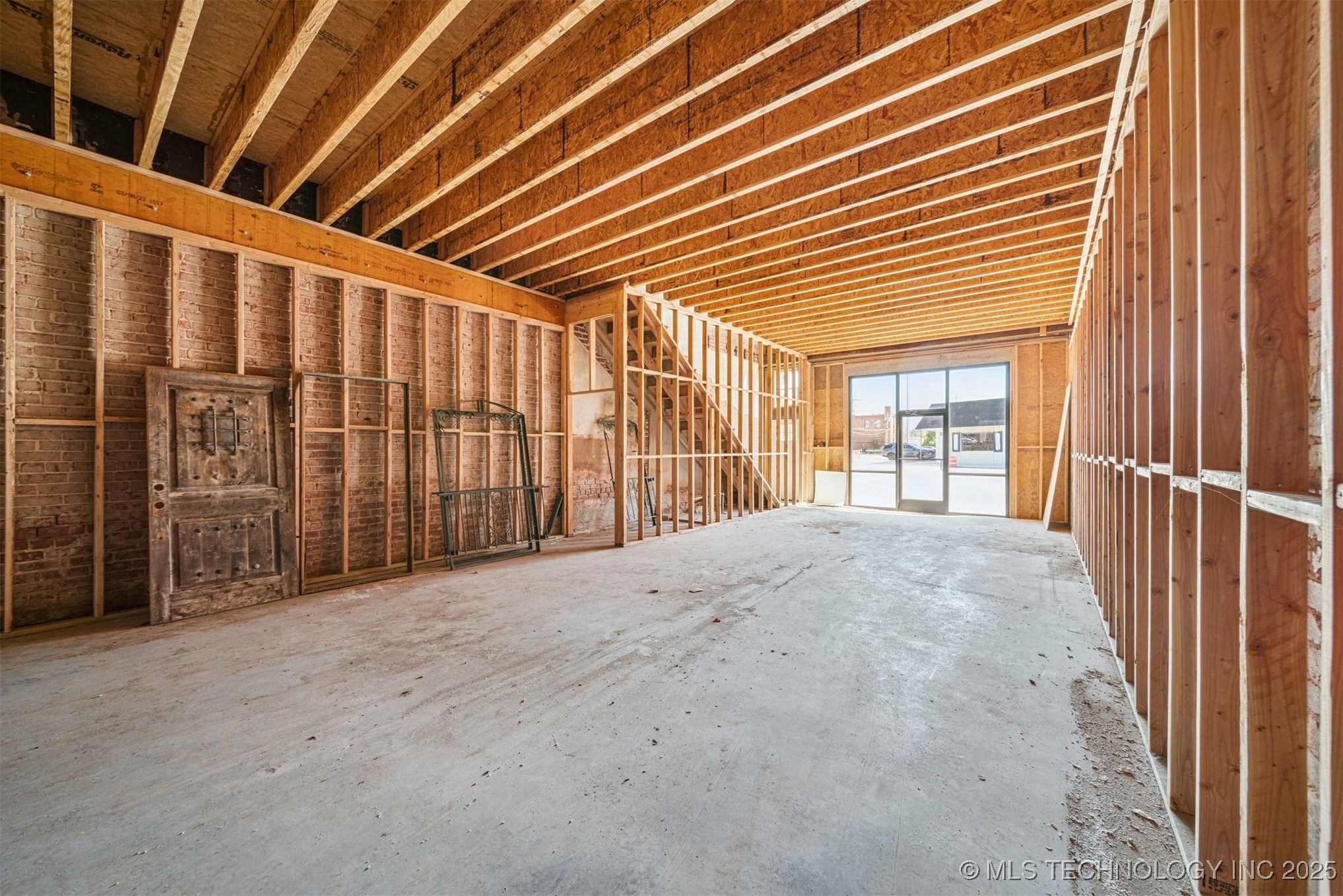 210 N Main Street Property Photo 18