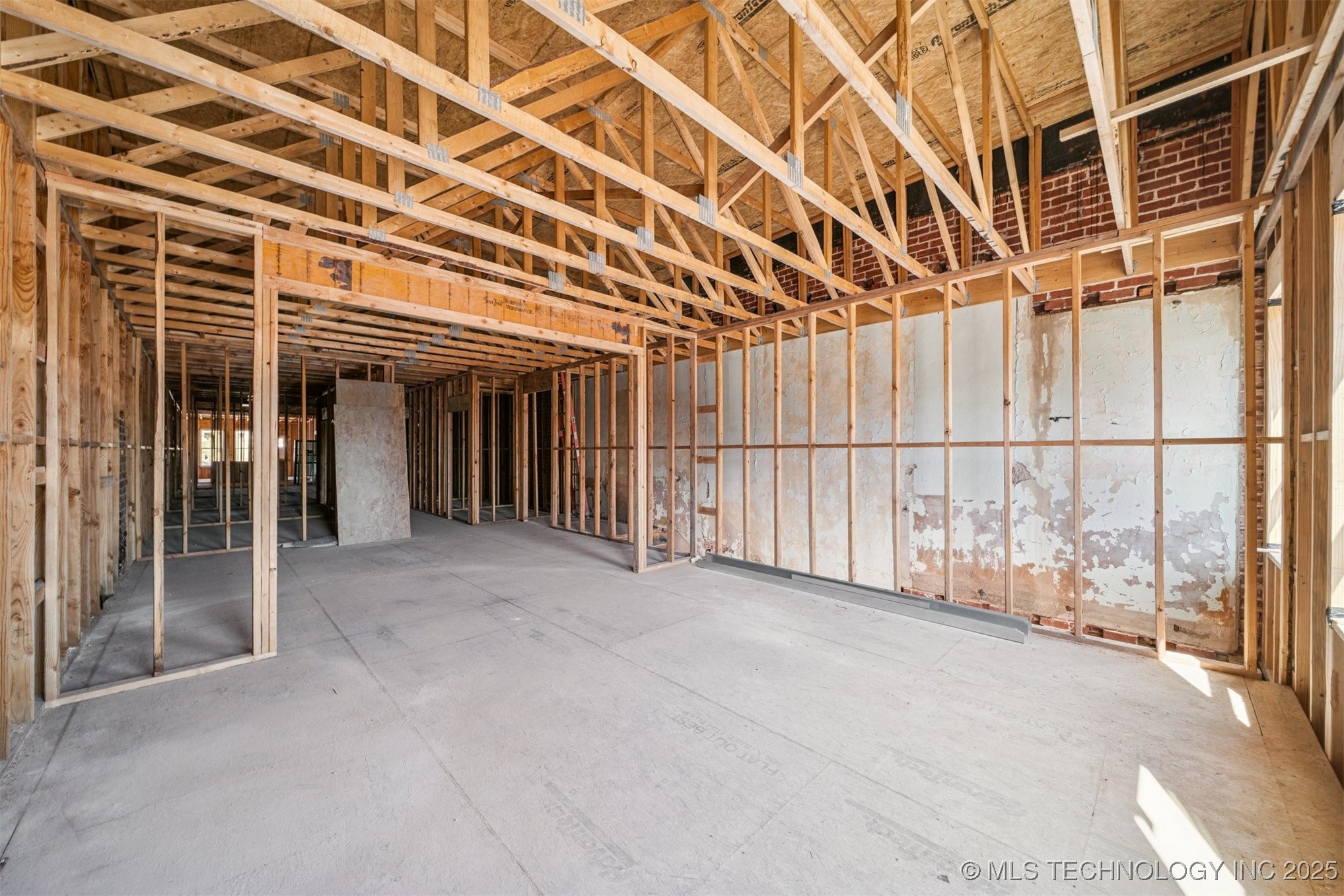 210 N Main Street Property Photo 21