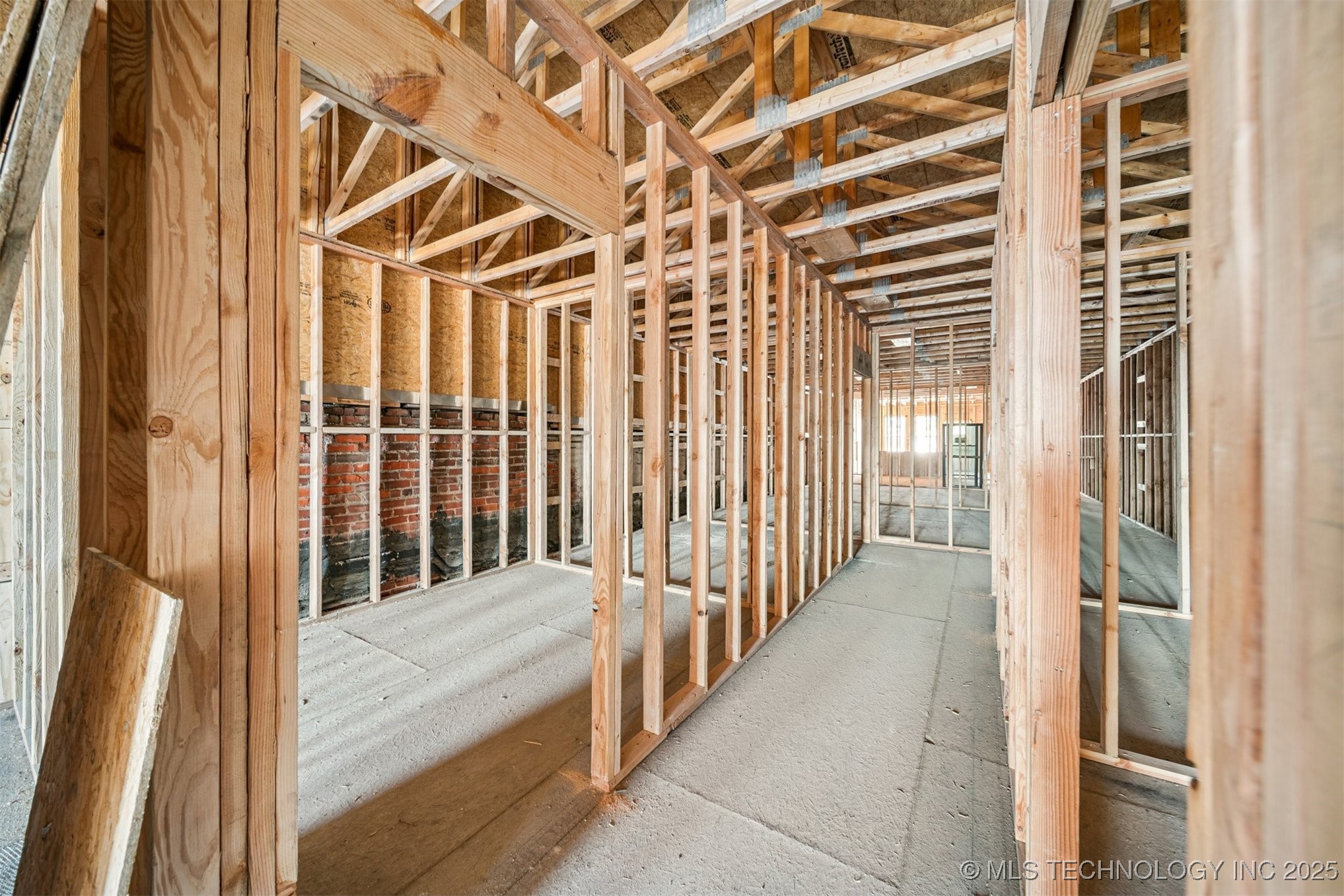 210 N Main Street Property Photo 22