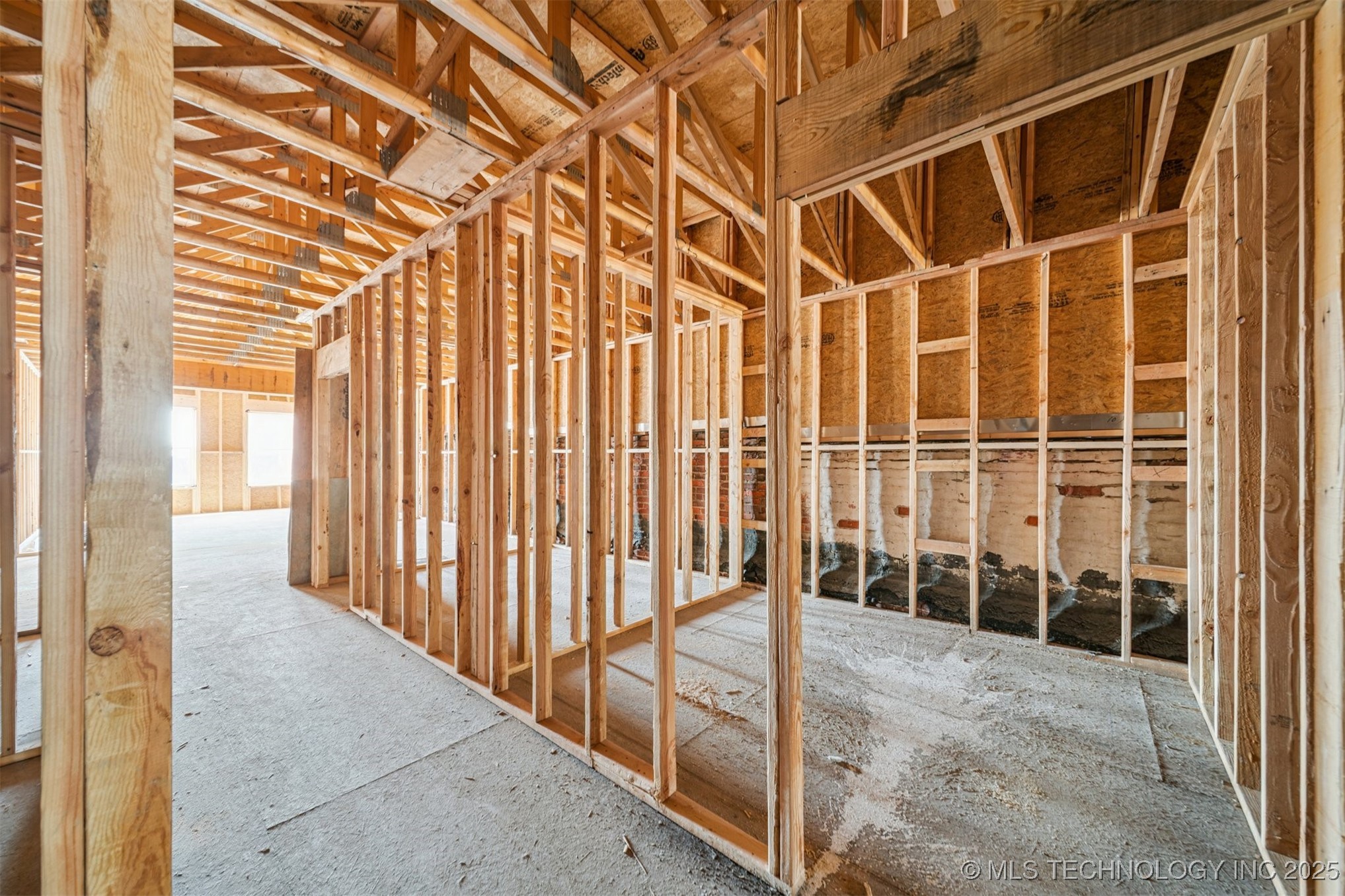 210 N Main Street Property Photo 23