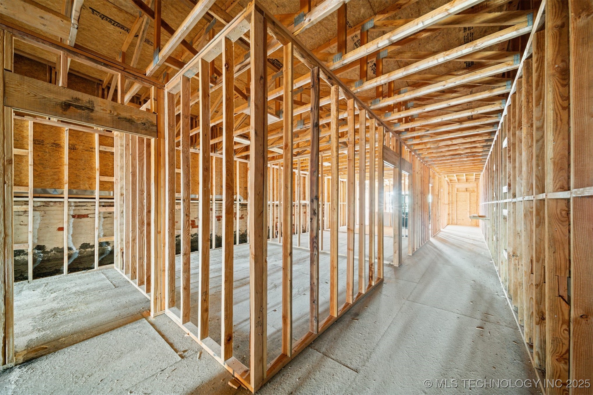 210 N Main Street Property Photo 24