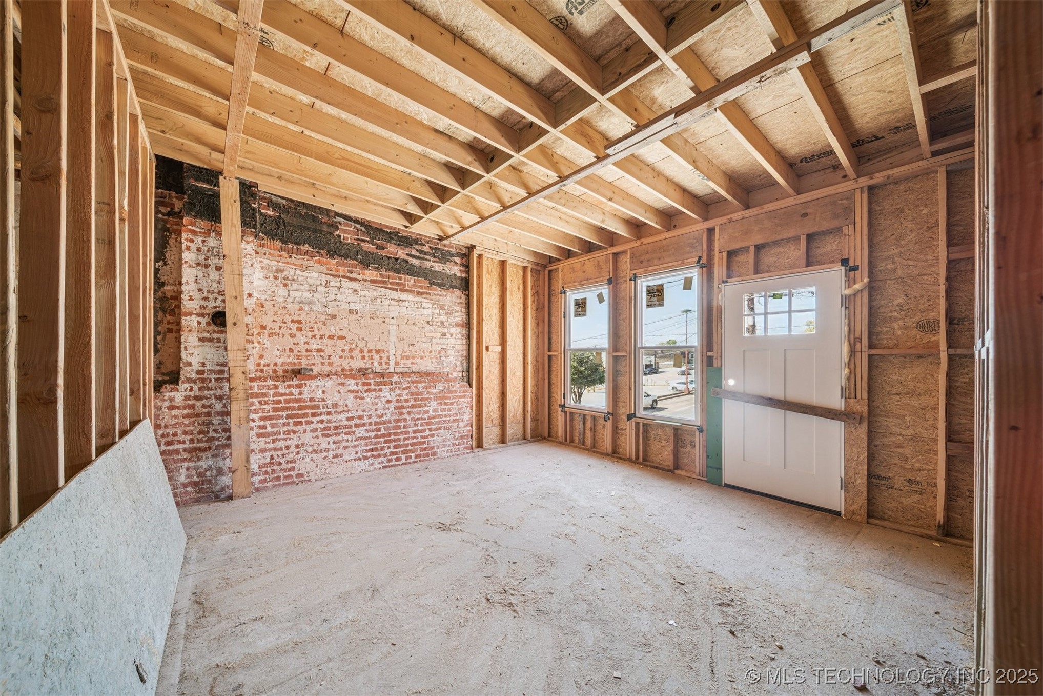 210 N Main Street Property Photo 25