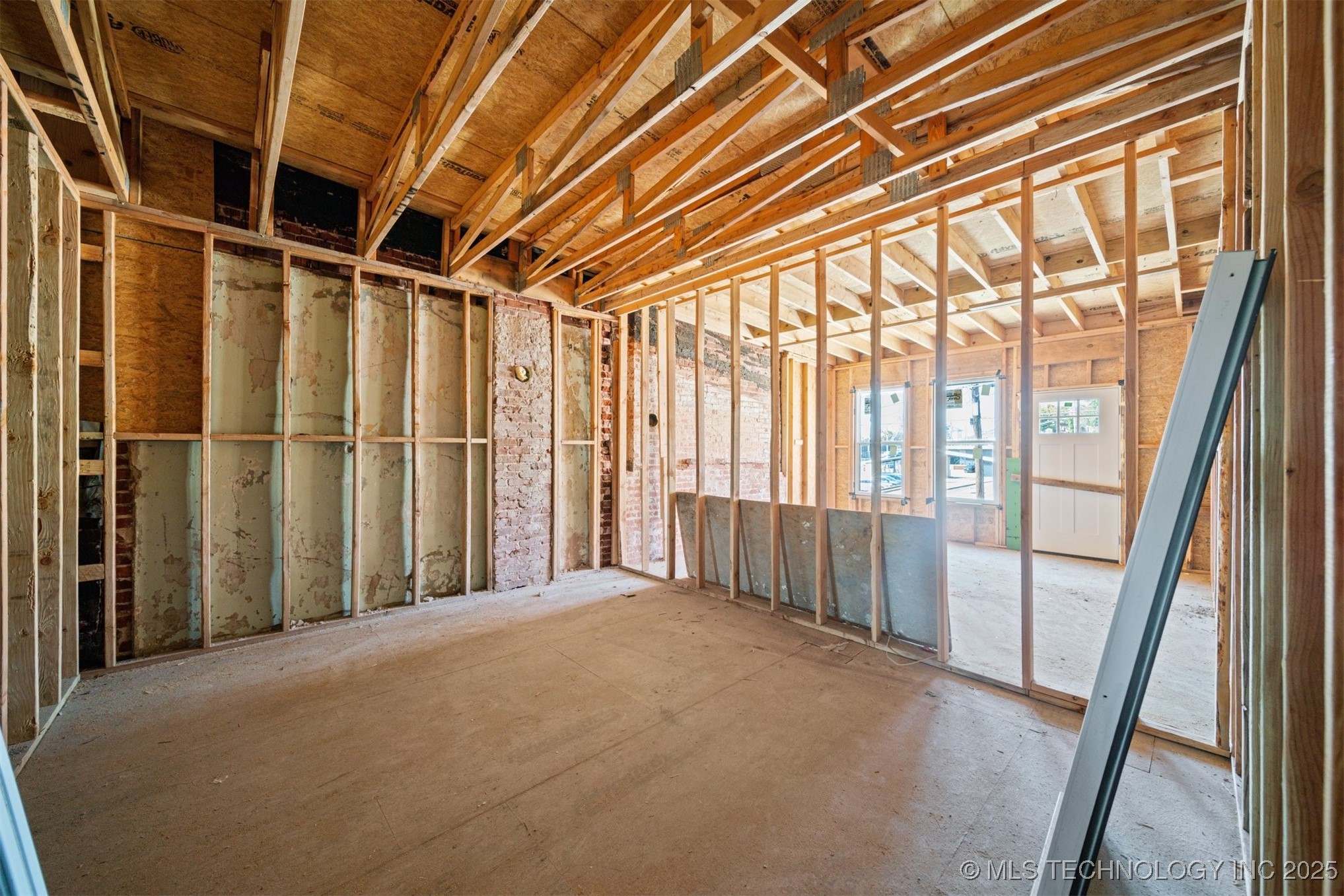 210 N Main Street Property Photo 27