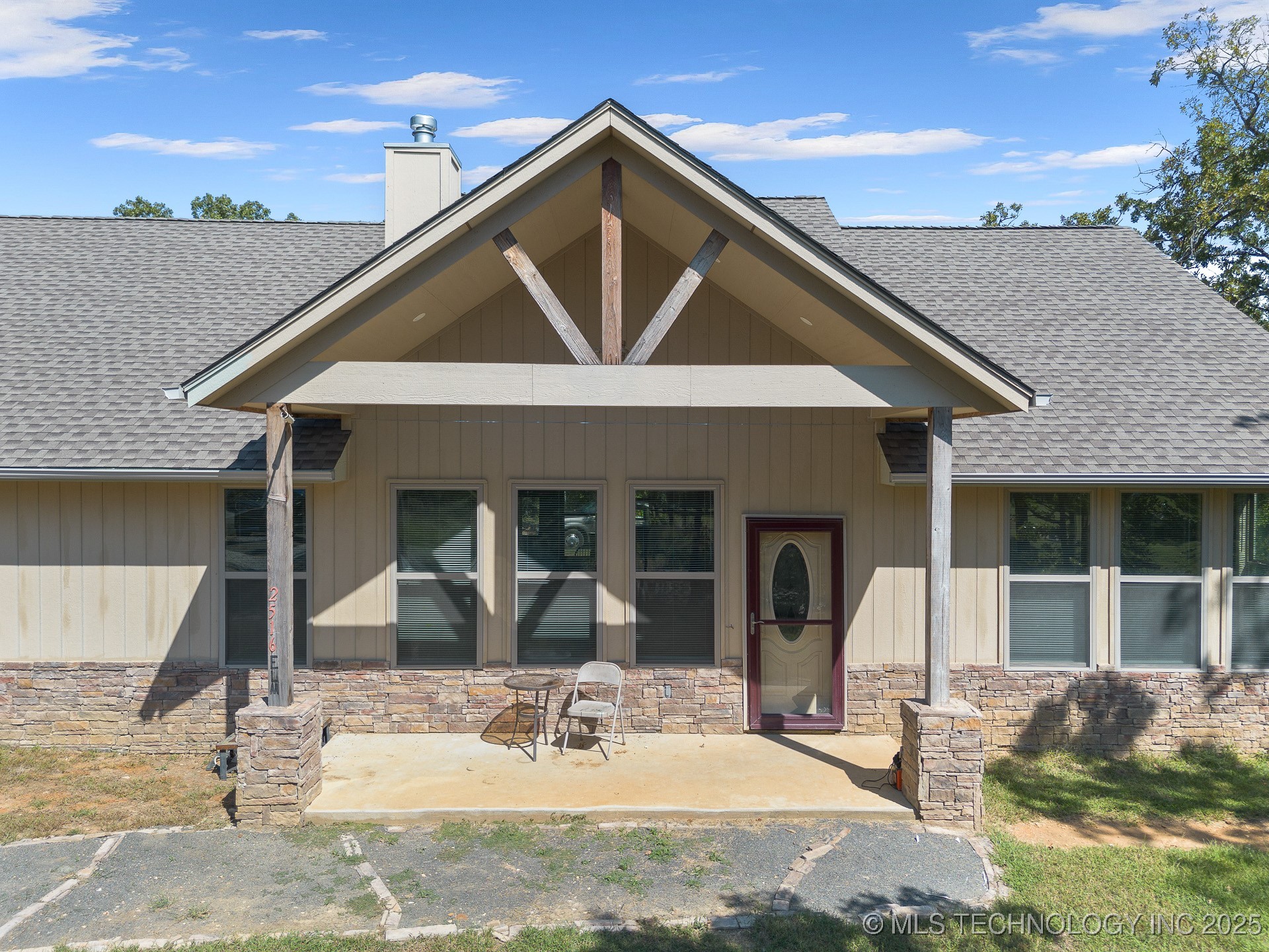 2516 Elm Road Property Photo 2