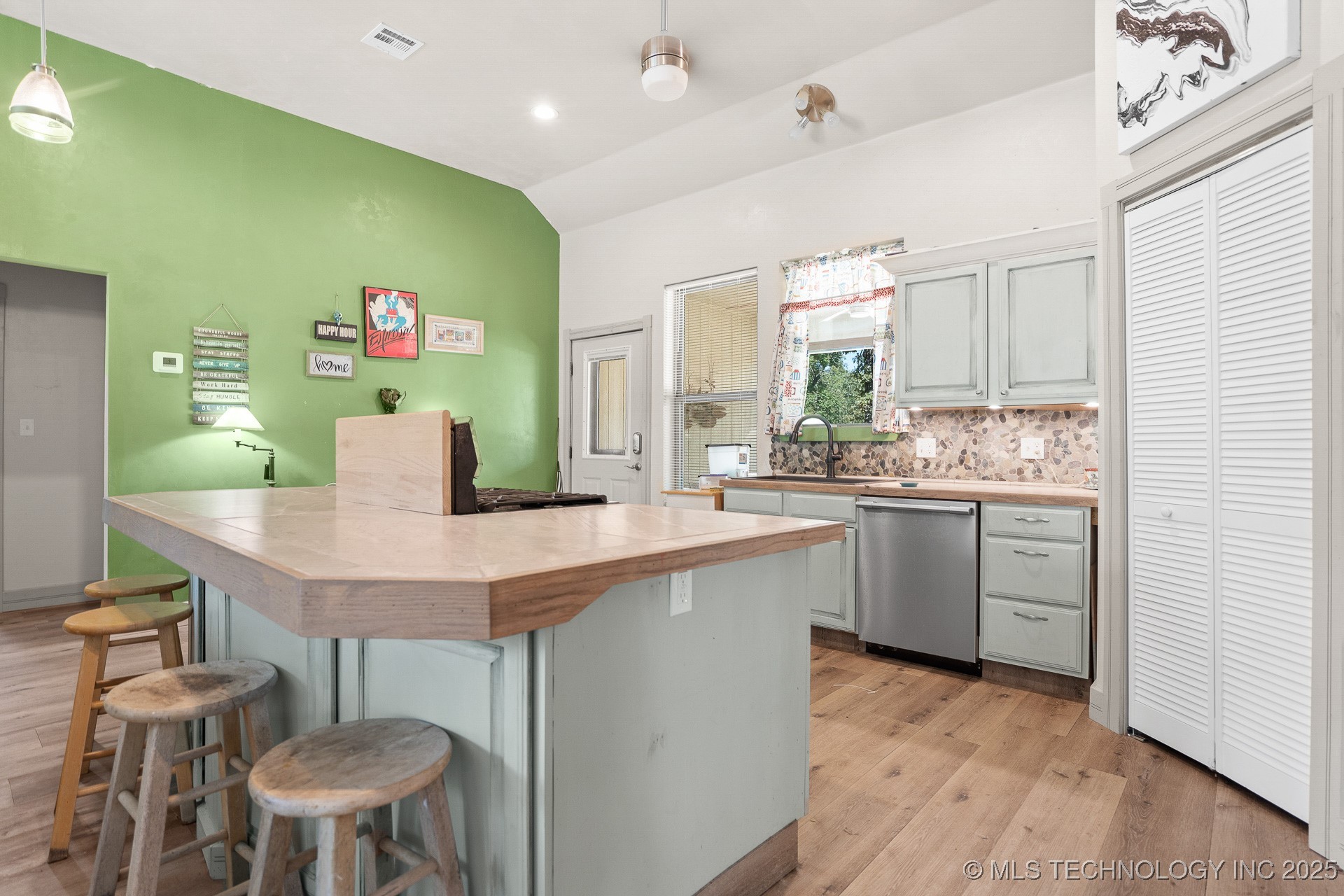 2516 Elm Road Property Photo 22