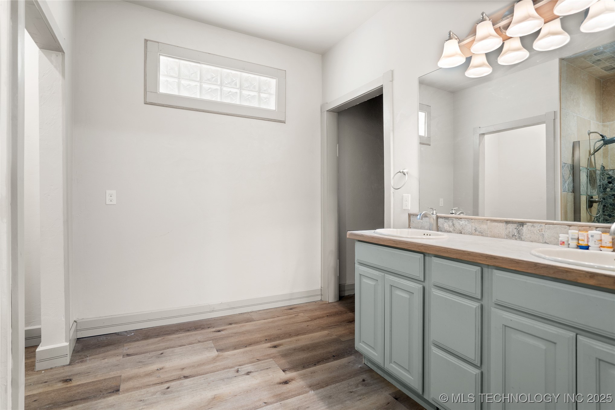 2516 Elm Road Property Photo 28