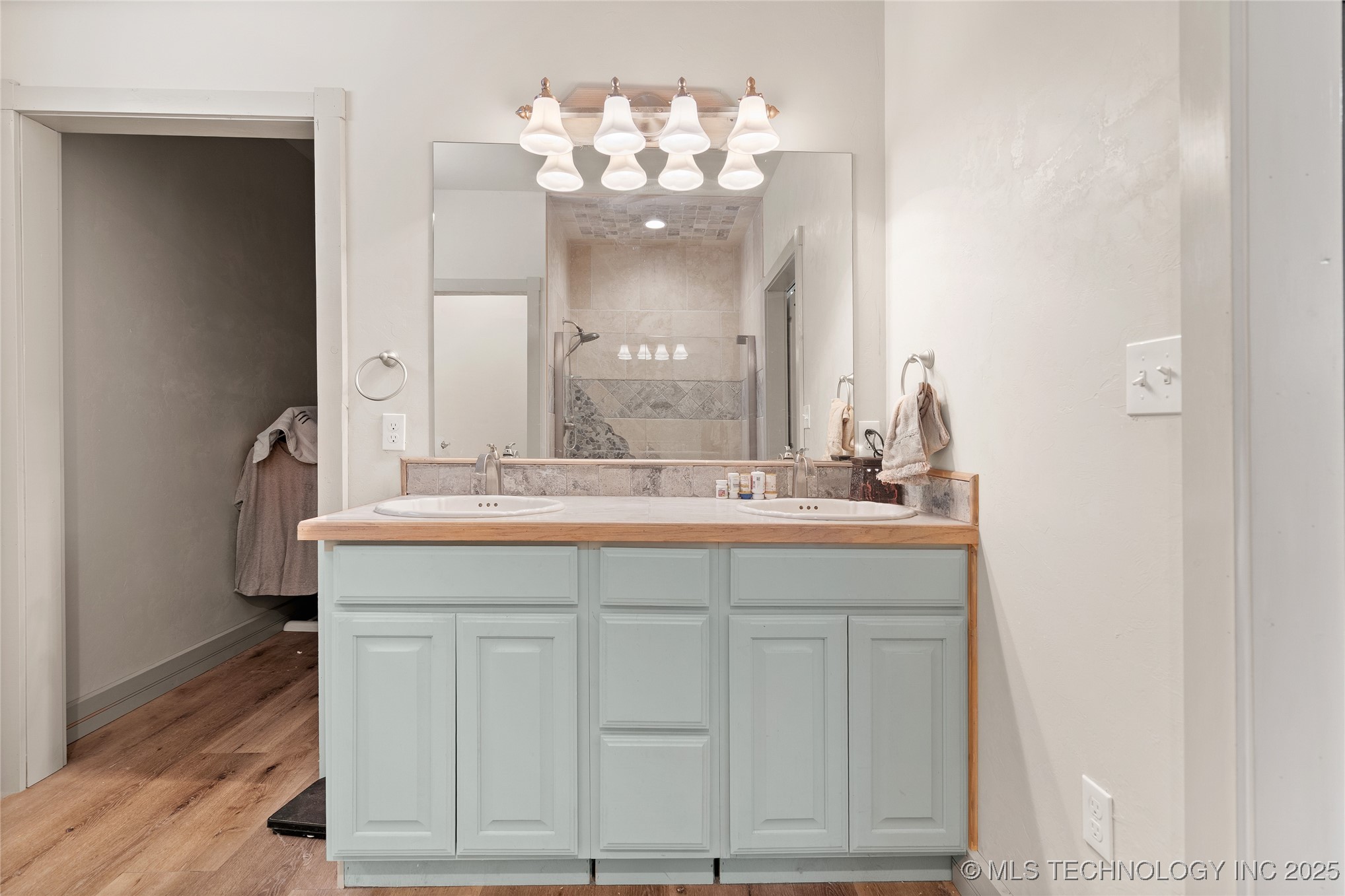 2516 Elm Road Property Photo 29