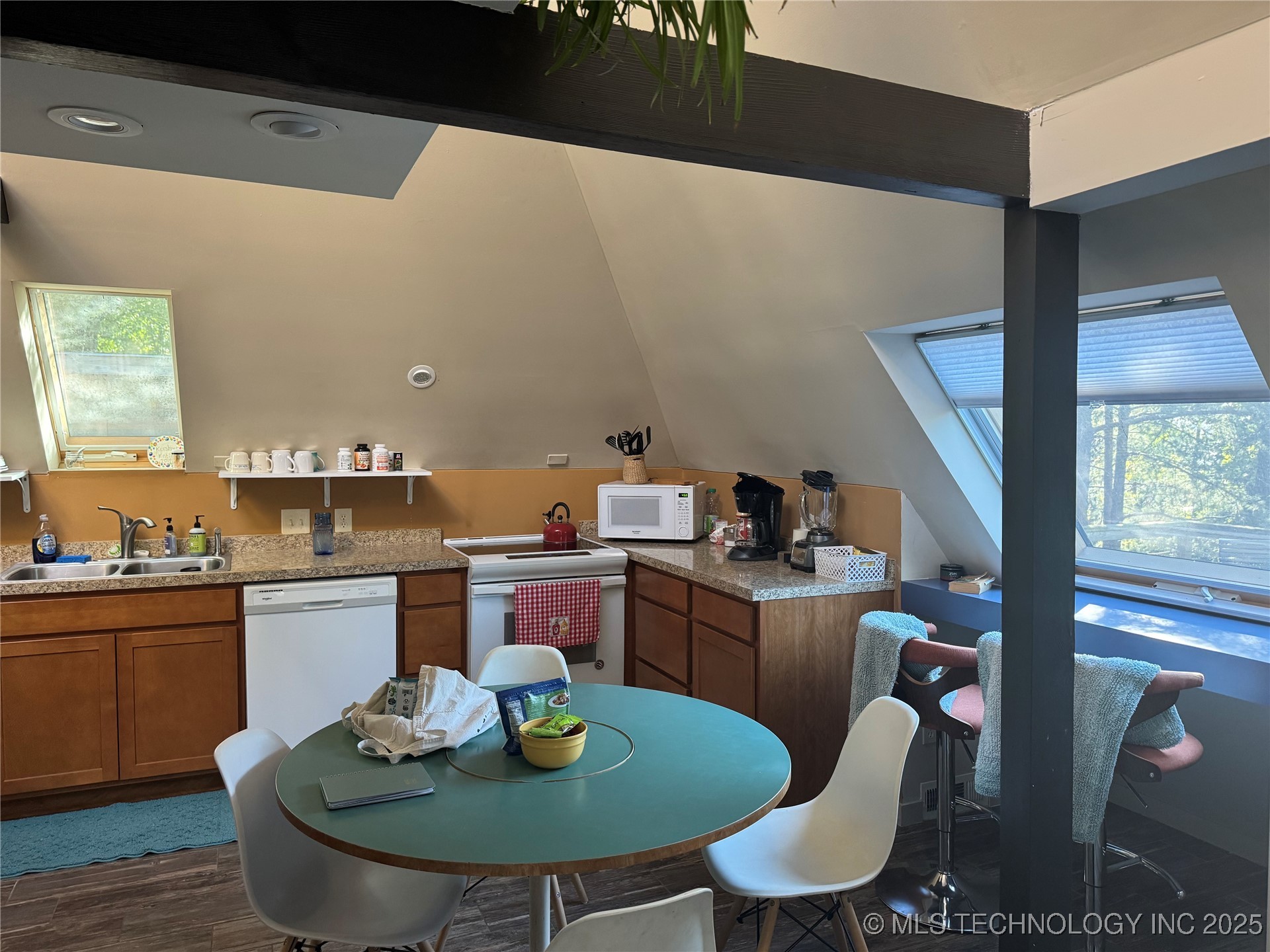 447 N Kershner Road Property Photo 9