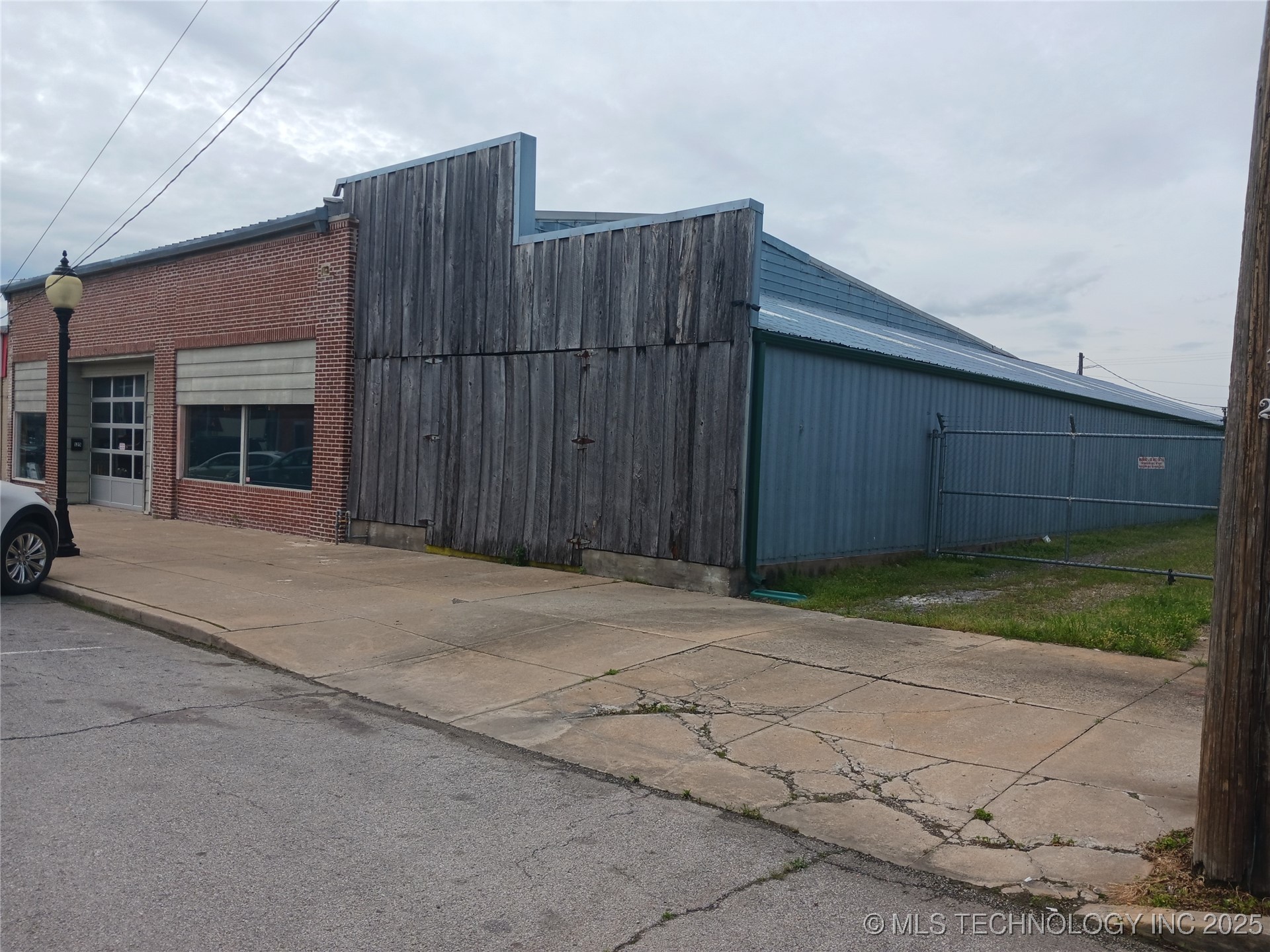 125 N Main Street Property Photo 2