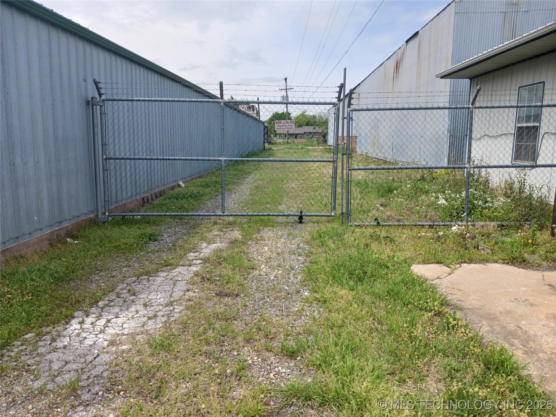 125 N Main Street Property Photo 4