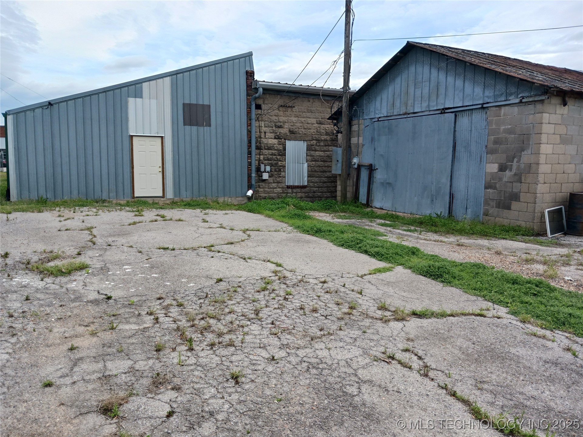 125 N Main Street Property Photo 7