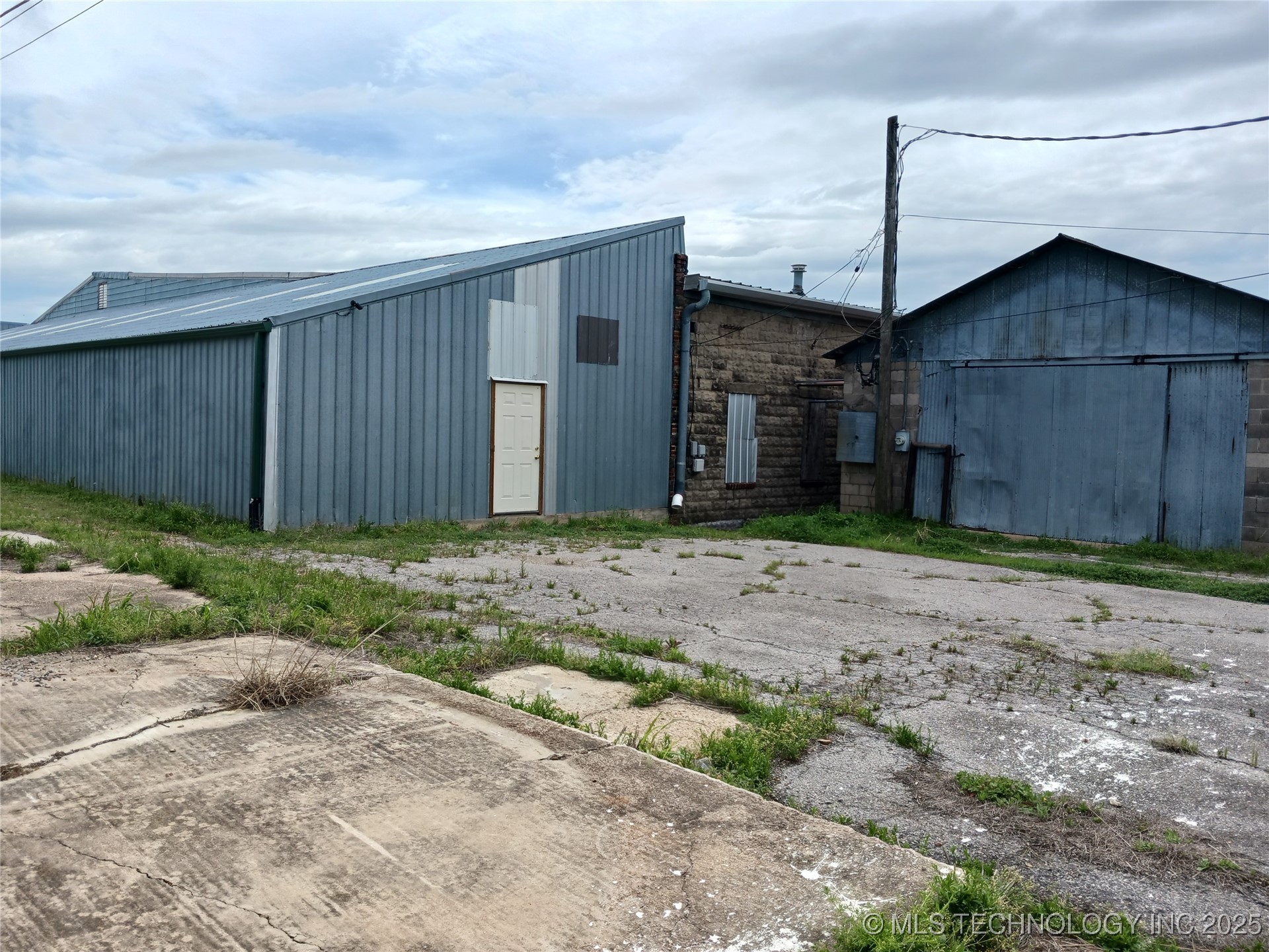 125 N Main Street Property Photo 8