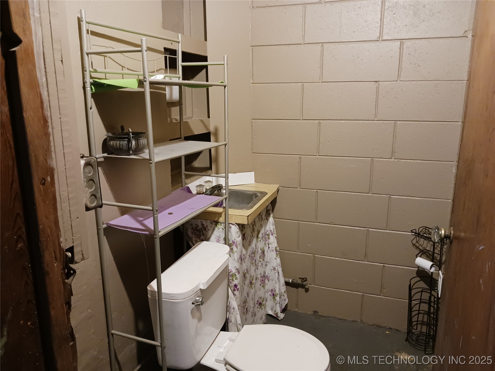 125 N Main Street Property Photo 16