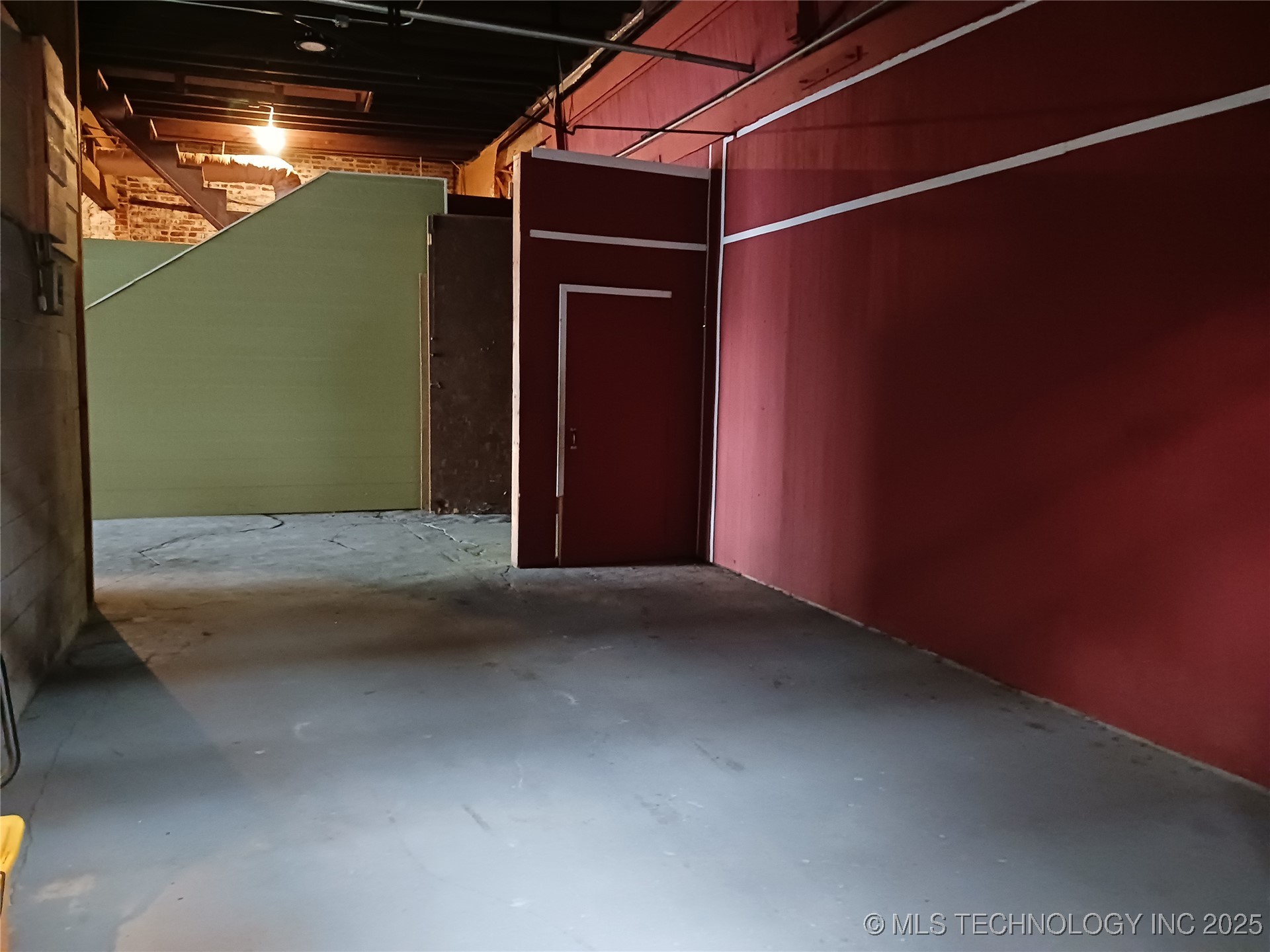 125 N Main Street Property Photo 17