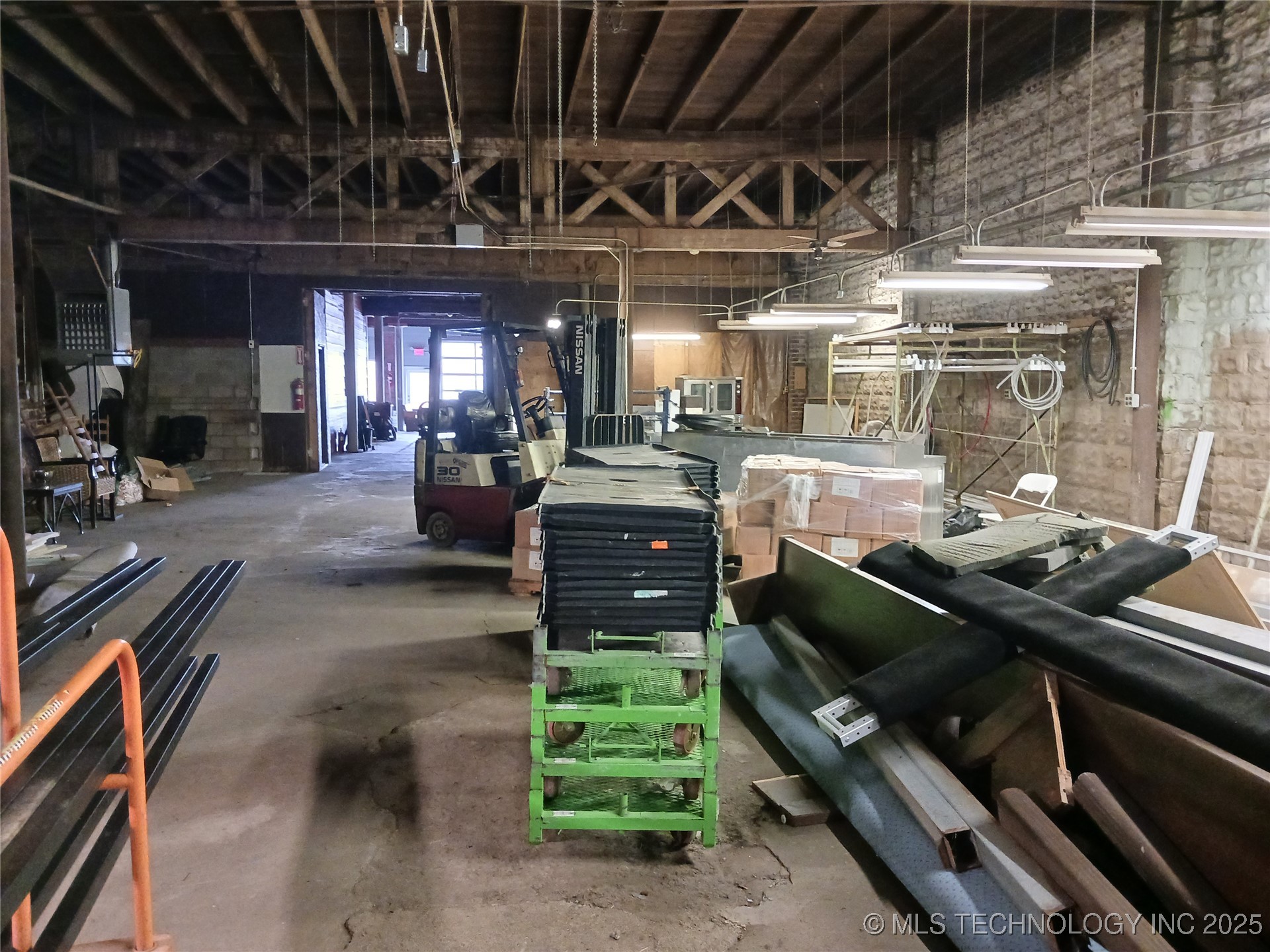 125 N Main Street Property Photo 18