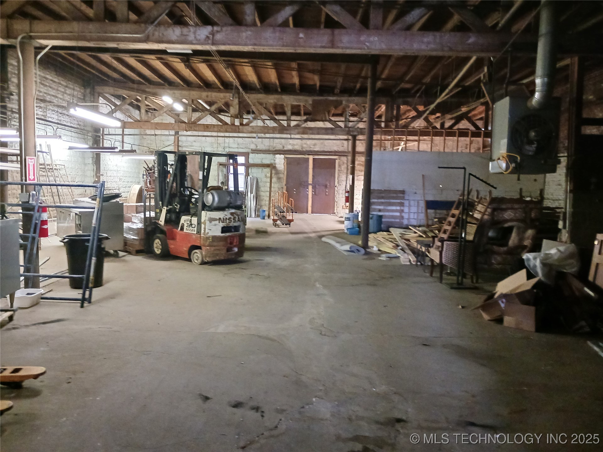 125 N Main Street Property Photo 23