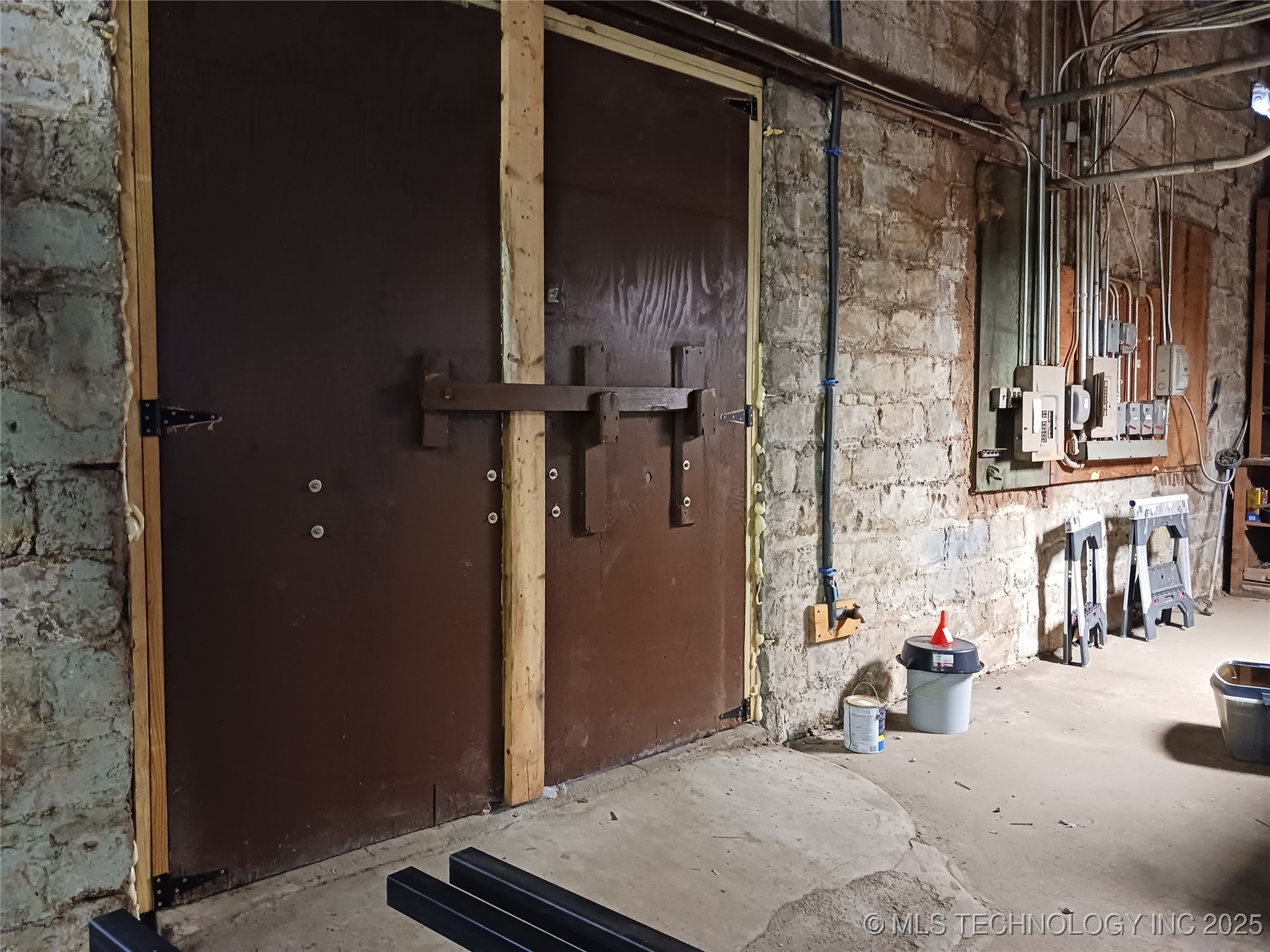 125 N Main Street Property Photo 24