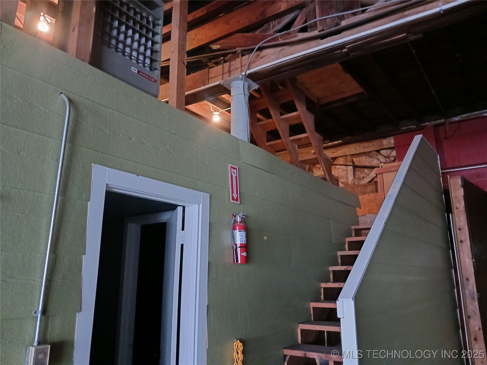 125 N Main Street Property Photo 32