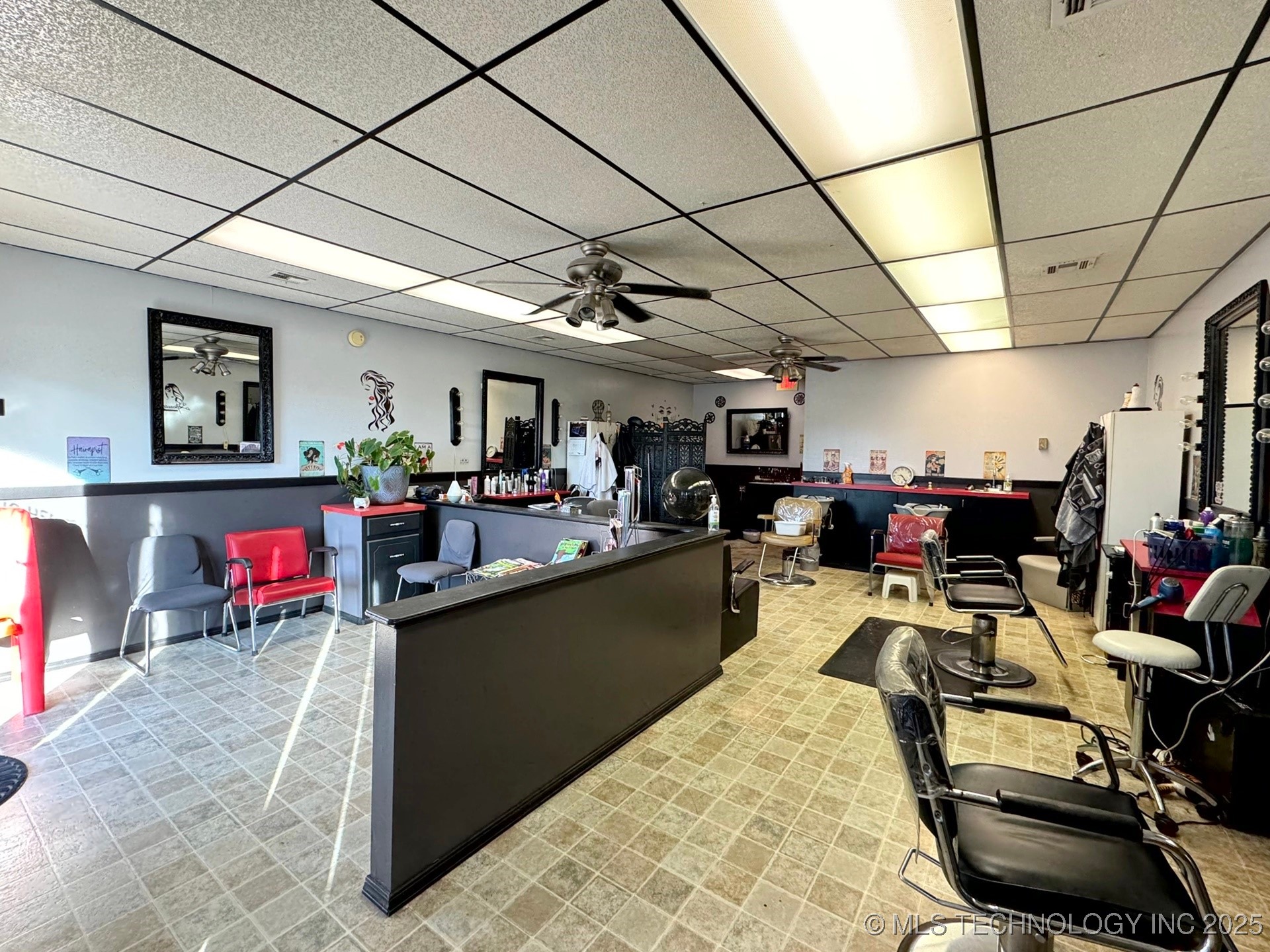 201 E 1st Street Property Photo 3