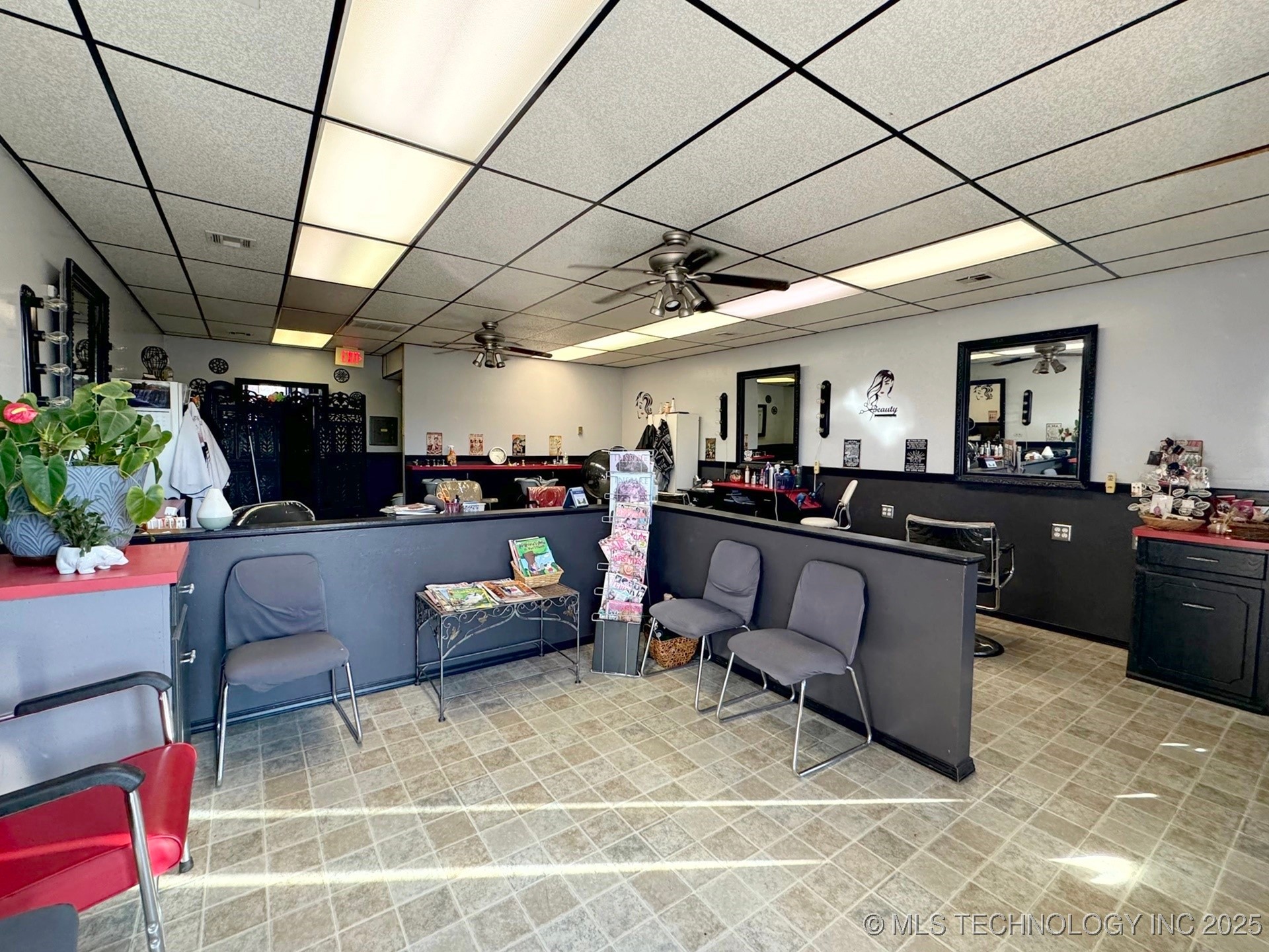 201 E 1st Street Property Photo 4