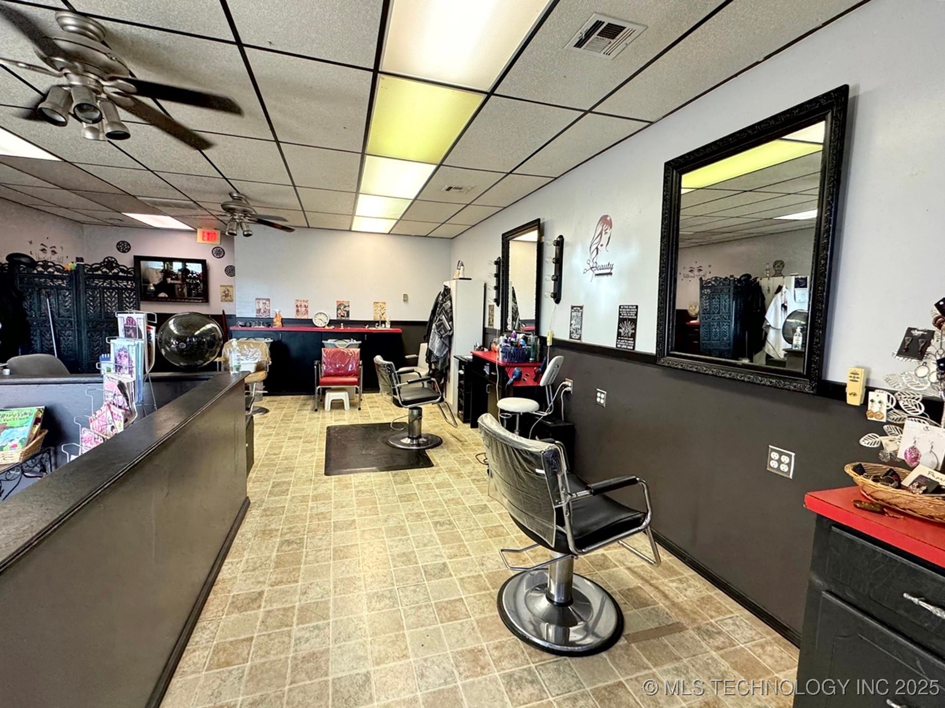 201 E 1st Street Property Photo 5