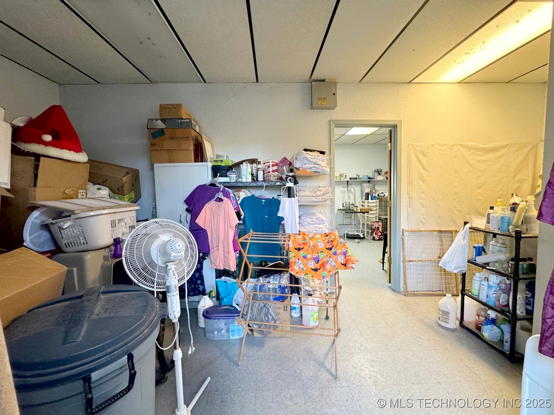 201 E 1st Street Property Photo 13