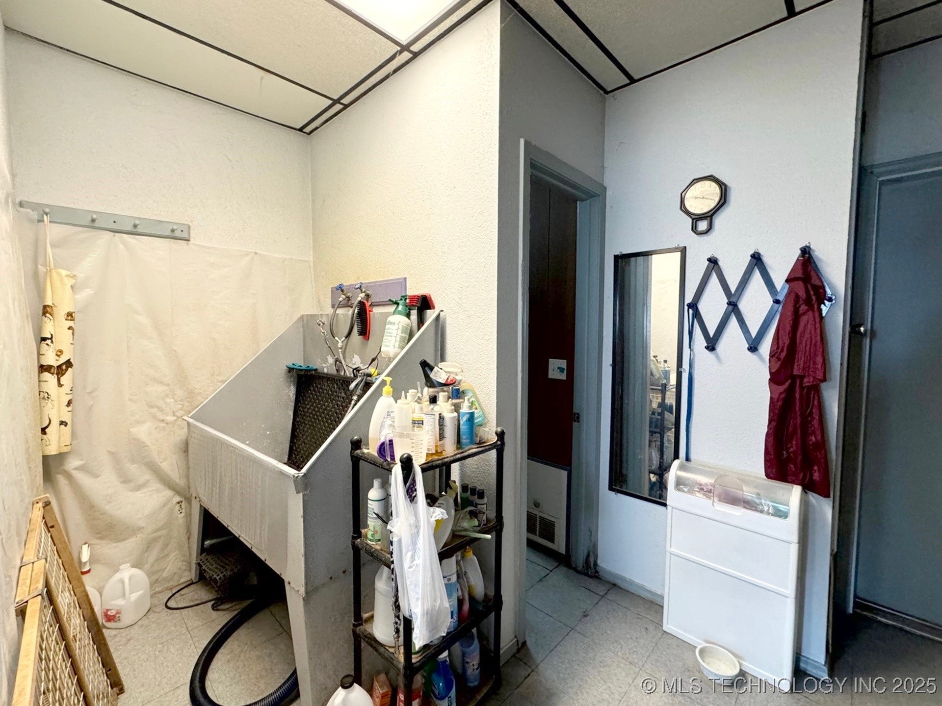 201 E 1st Street Property Photo 14