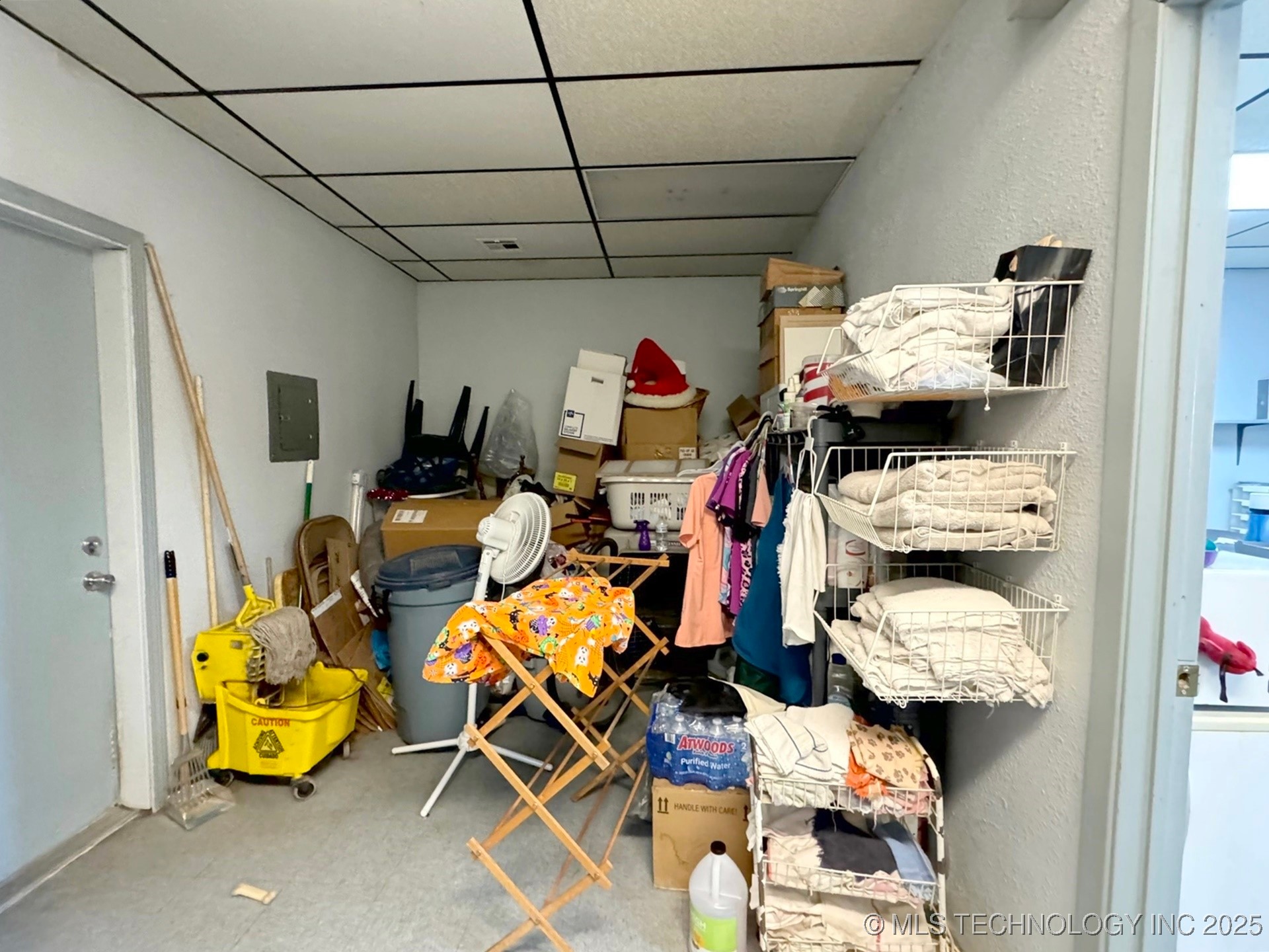 201 E 1st Street Property Photo 15