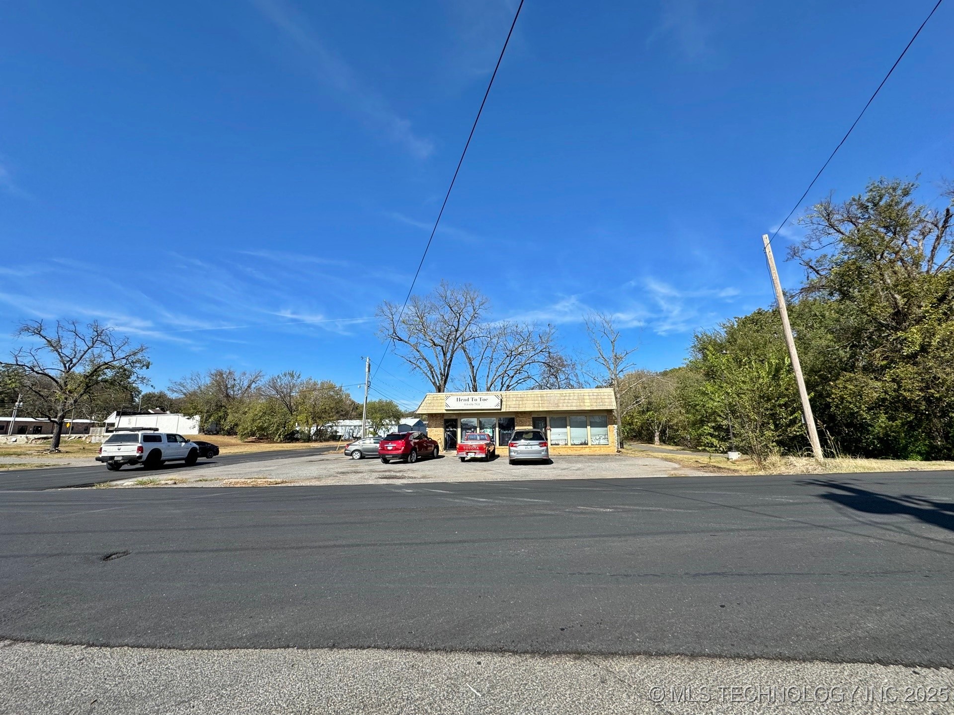 201 E 1st Street Property Photo 17