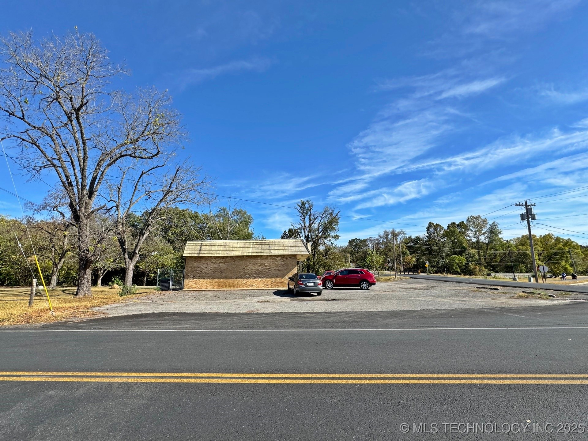 201 E 1st Street Property Photo 18