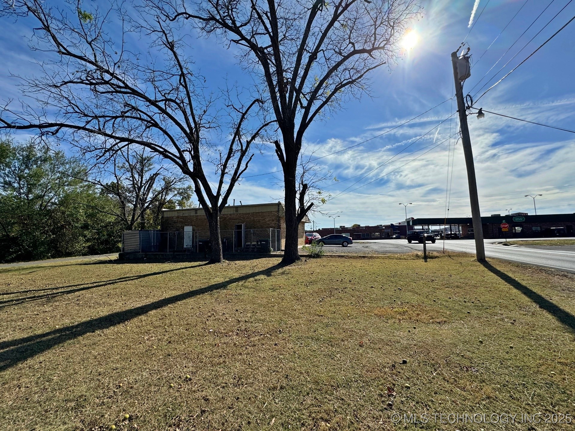 201 E 1st Street Property Photo 19