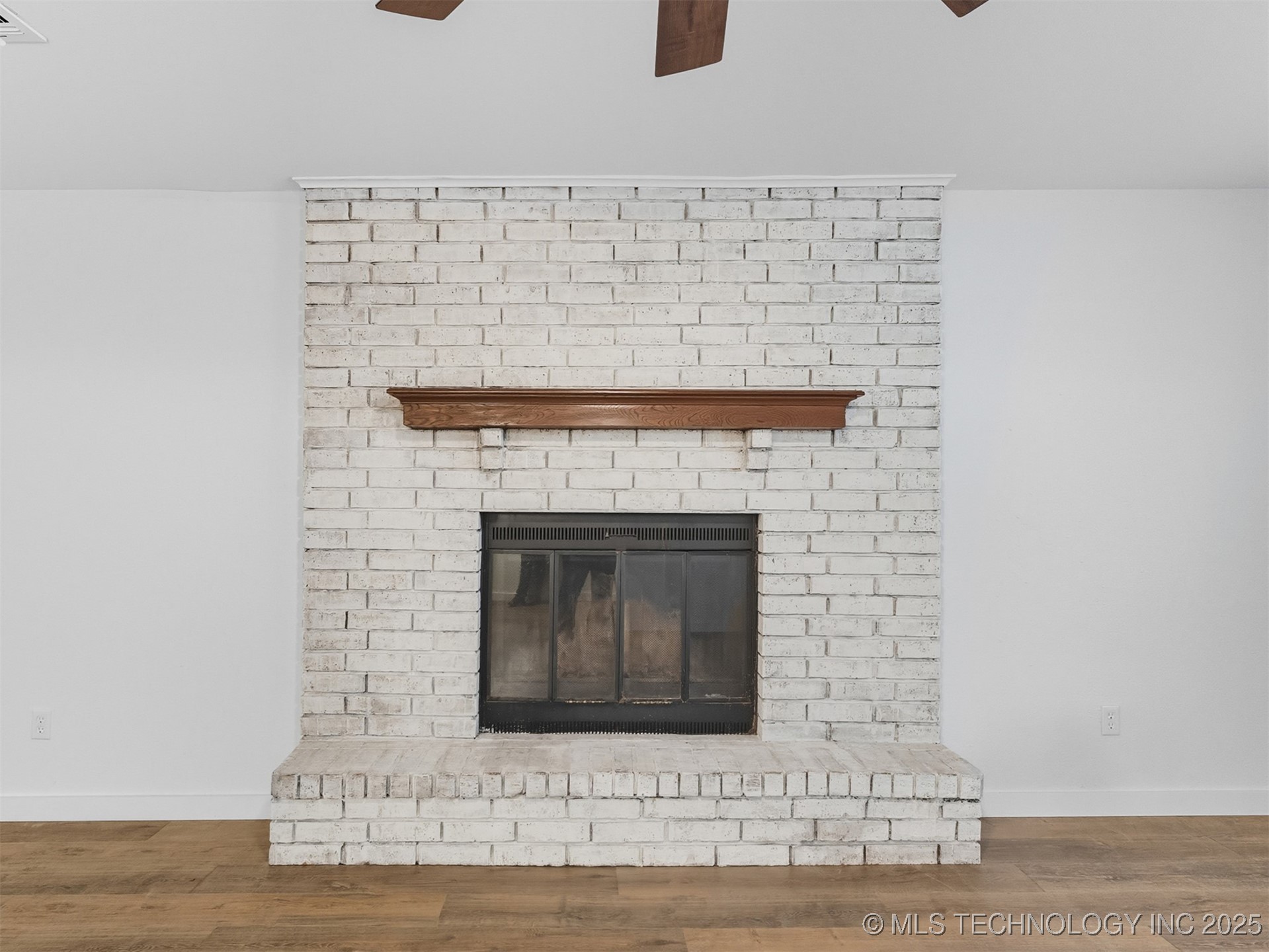 303 E Gawf Lane Property Photo 6