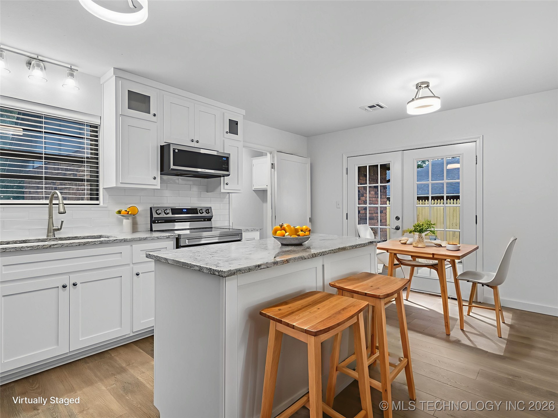 303 E Gawf Lane Property Photo 7