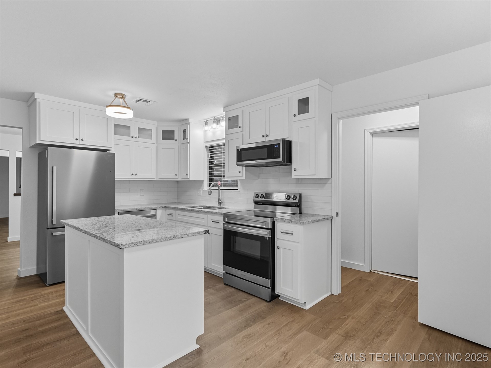 303 E Gawf Lane Property Photo 9