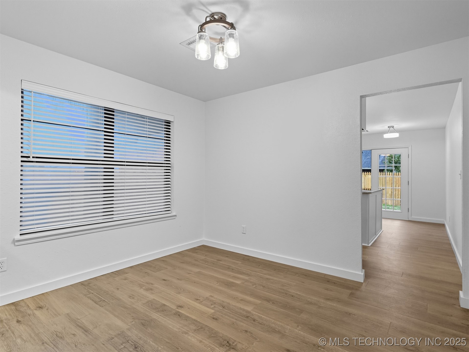 303 E Gawf Lane Property Photo 13