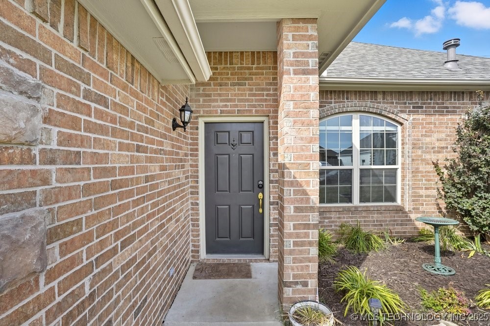 3316 E Jersey Street Property Photo 2