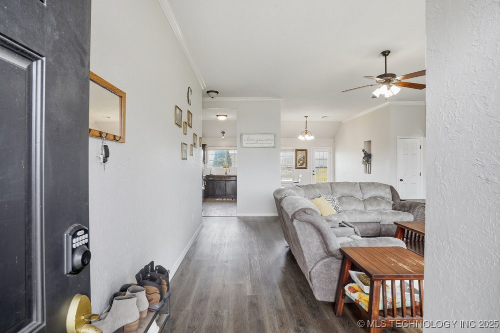 3316 E Jersey Street Property Photo 3